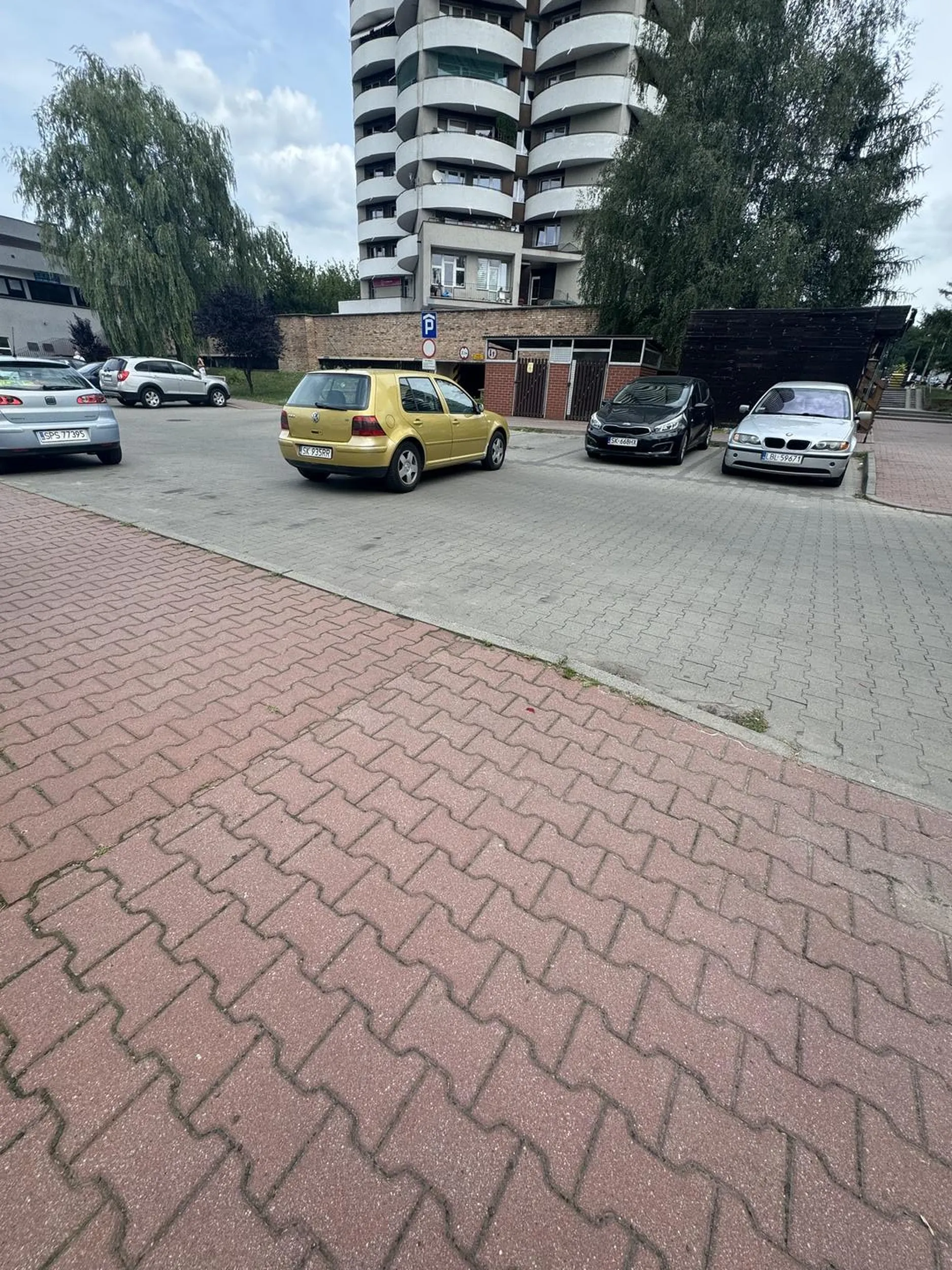 Na następny raz zaciągnij sobie ręczny kierowco