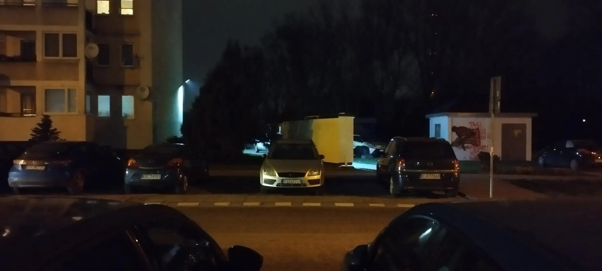 Trzeba mieć piekielnie małe przyrodzenie żeby tak parkować