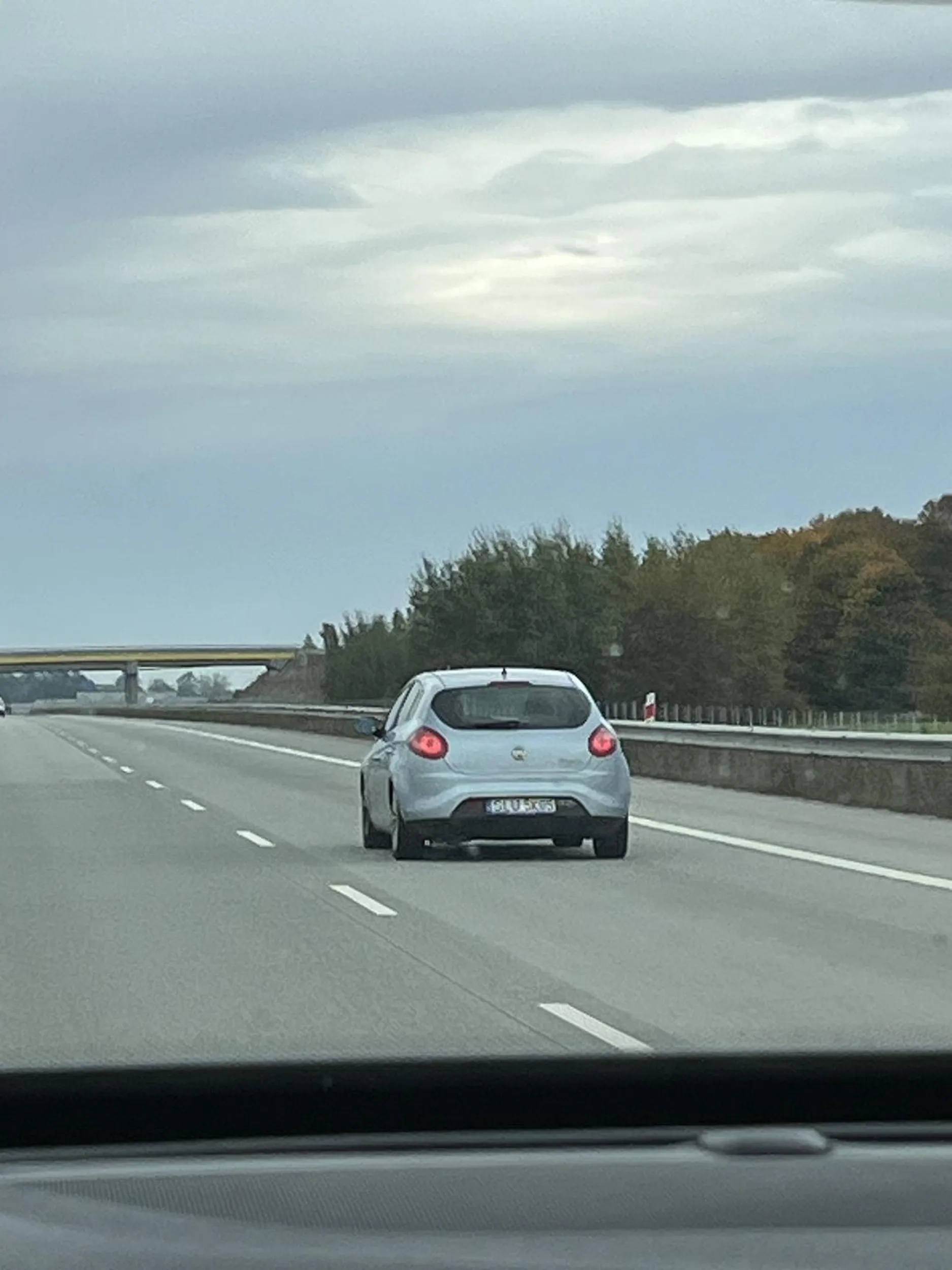 Wolniej się nie dało jechał z 50 km na godzinę ludzkie się spieszą a Janusz jedzie 50 no co to ma być