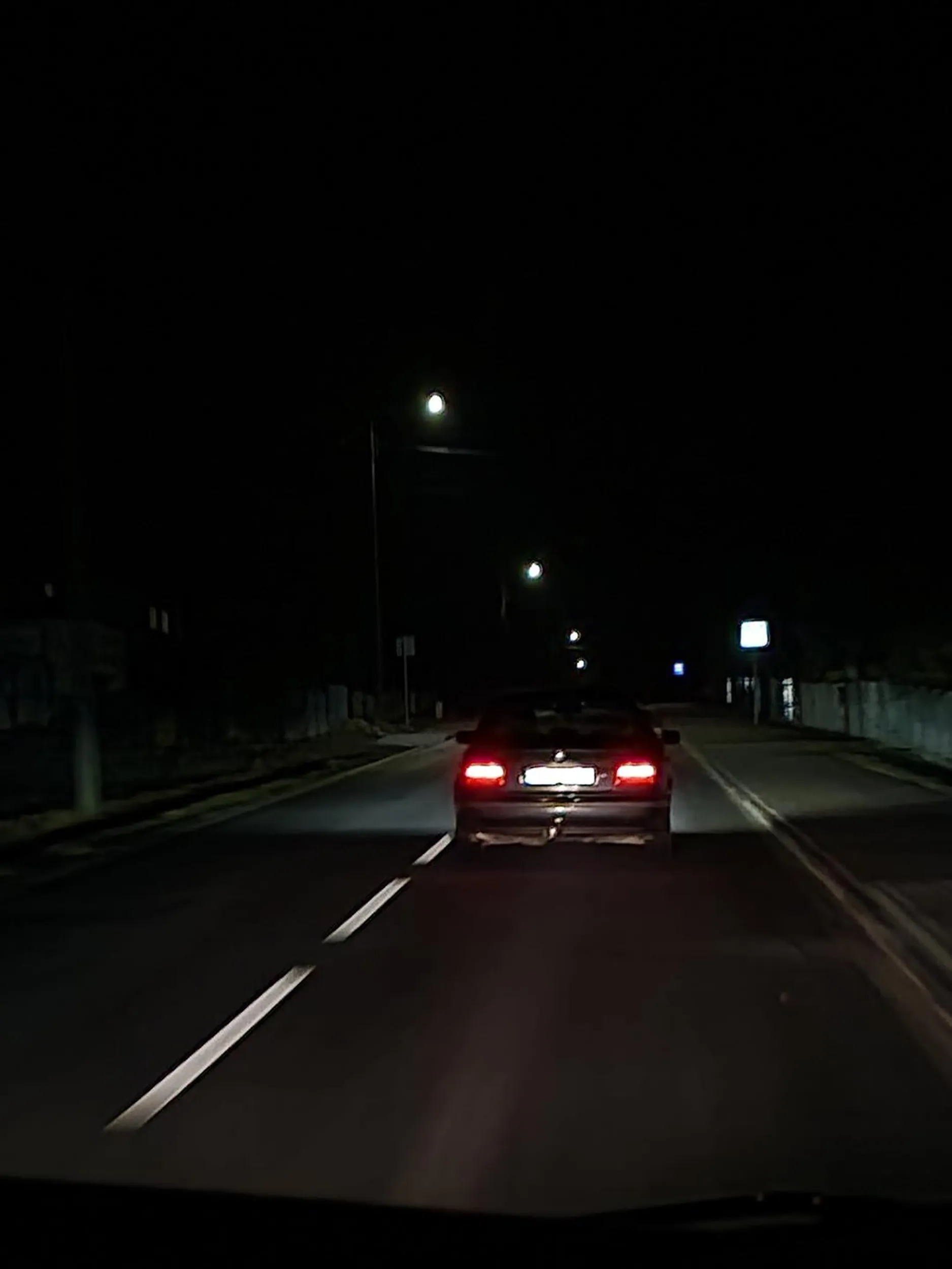 Droga do 70km/h gościu jedzie 49km/h prawie środkiem, tak że nawet nie da się wyminąć.