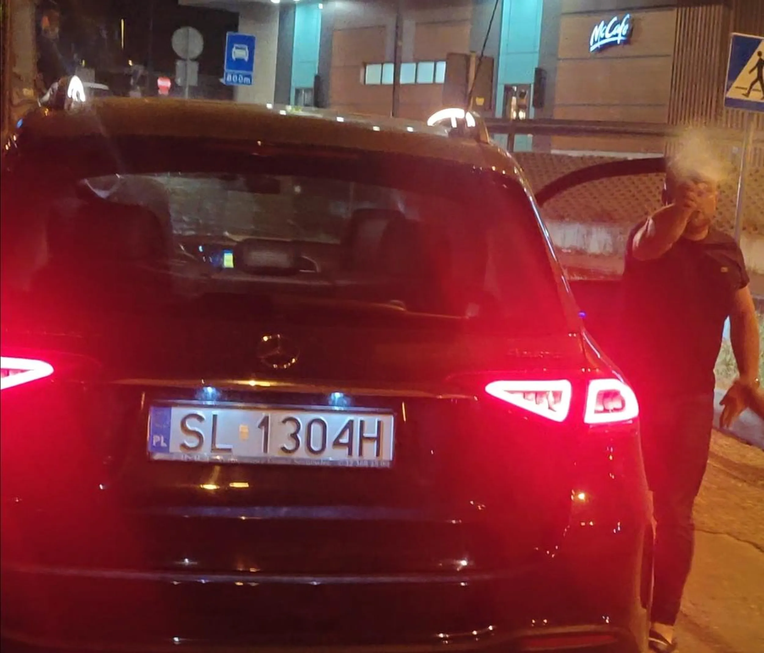 Wjechali na budowe pod zakaz, po zwróceniu uwagi 2 pseudo gangusów w klapkach kozaczy do jednego robotnika, chwilę później gdy bylo już 10 robotników zaatakowali gazem pieprzowym, którego wcześniej nie umieli odblokować? patusy