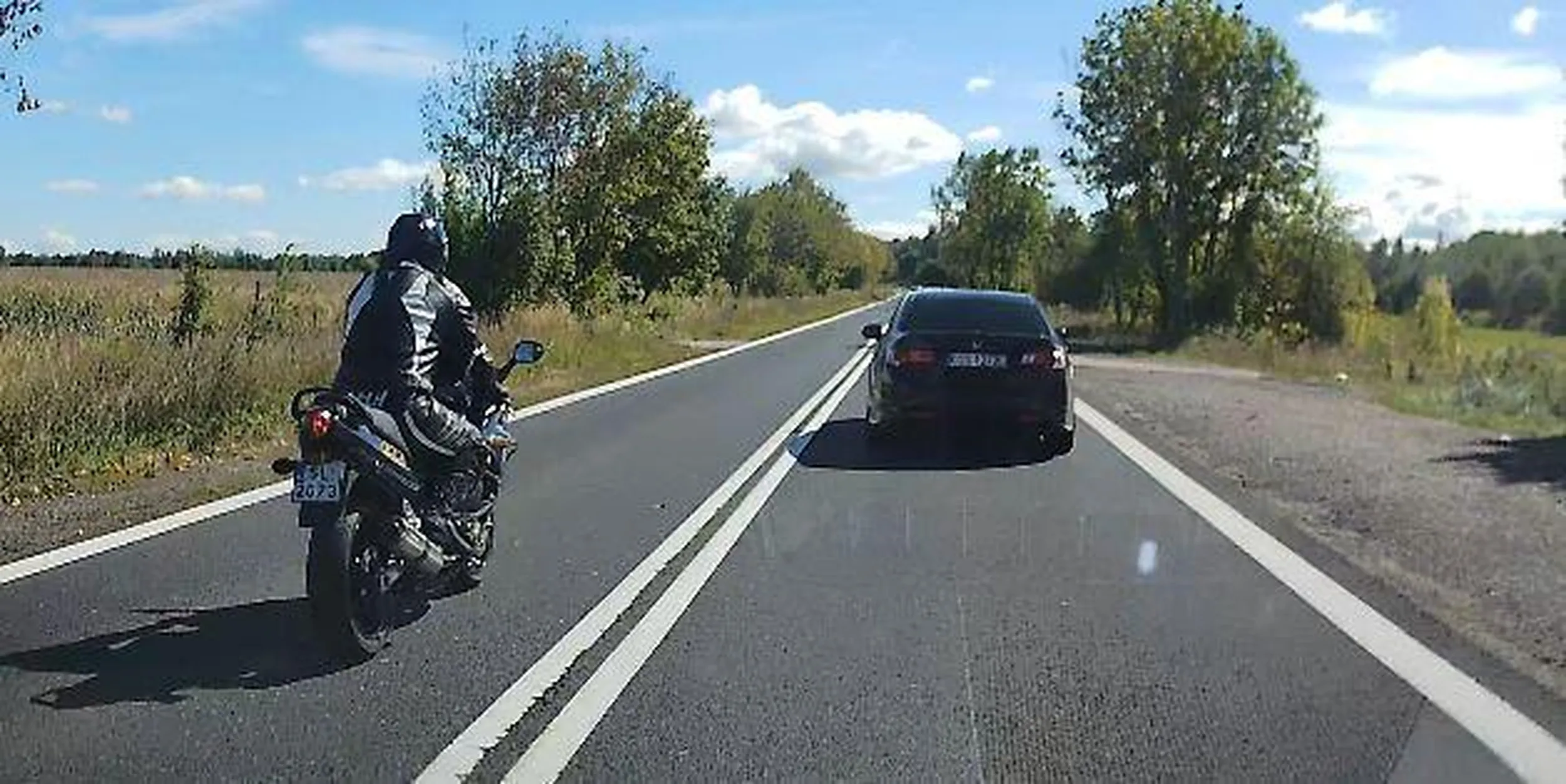 dobrze, motorów nie obowiązują przepisy przecież