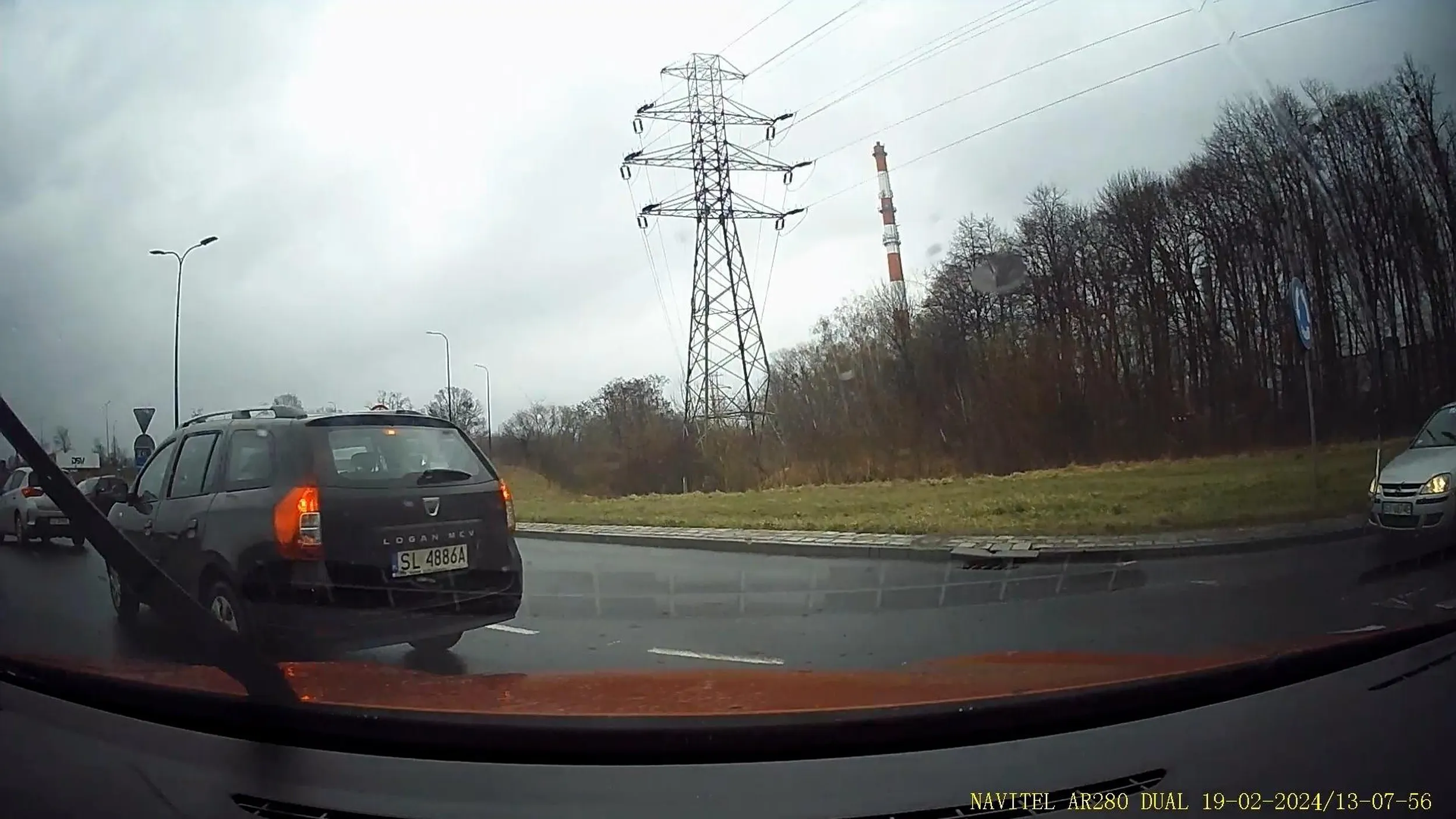 Ślepy samobójca wjeżdża na rondo