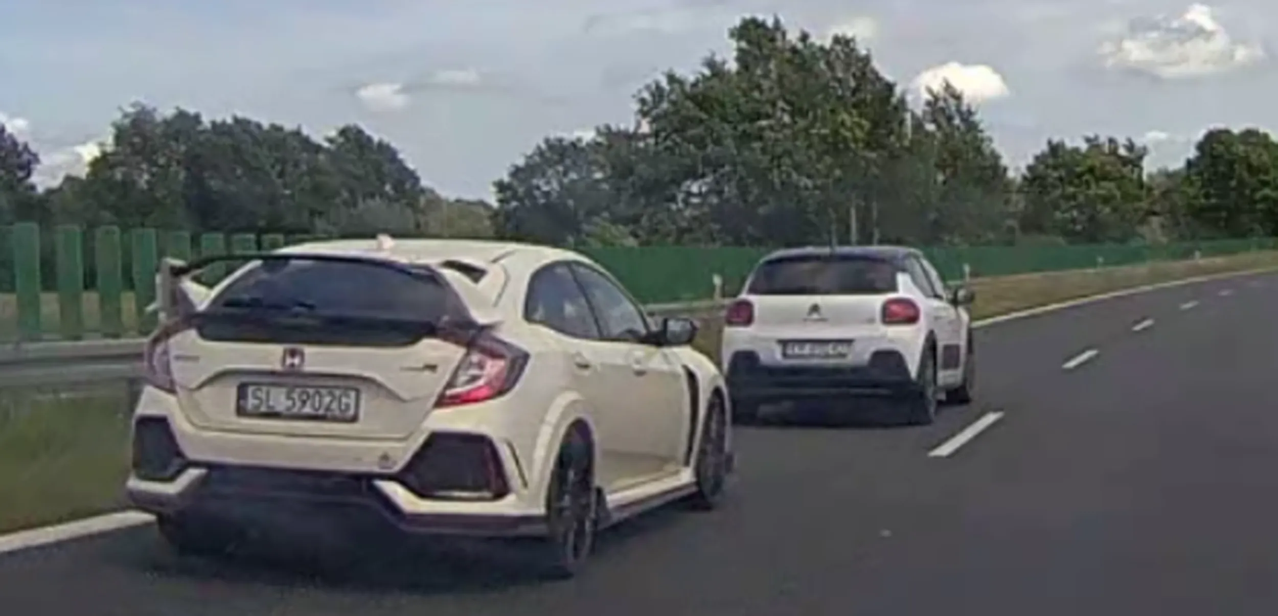 Jak się nazywa koleś siedzący na zderzaku przy ponad 100 km/h? ZJEB!