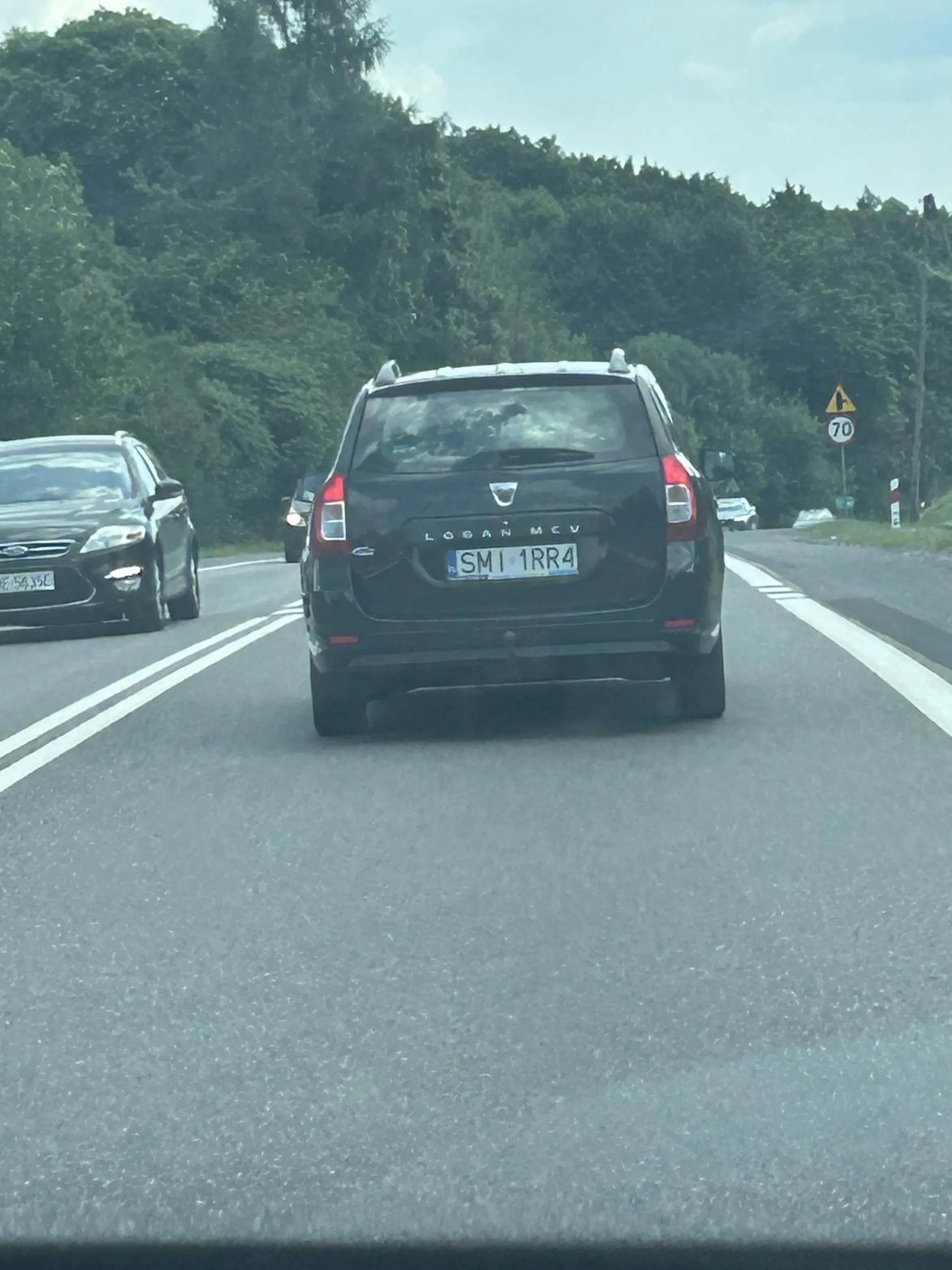 Straznik teksasu blokuje cala droge a gdy da sie go wyprzedzic to przyspiesza