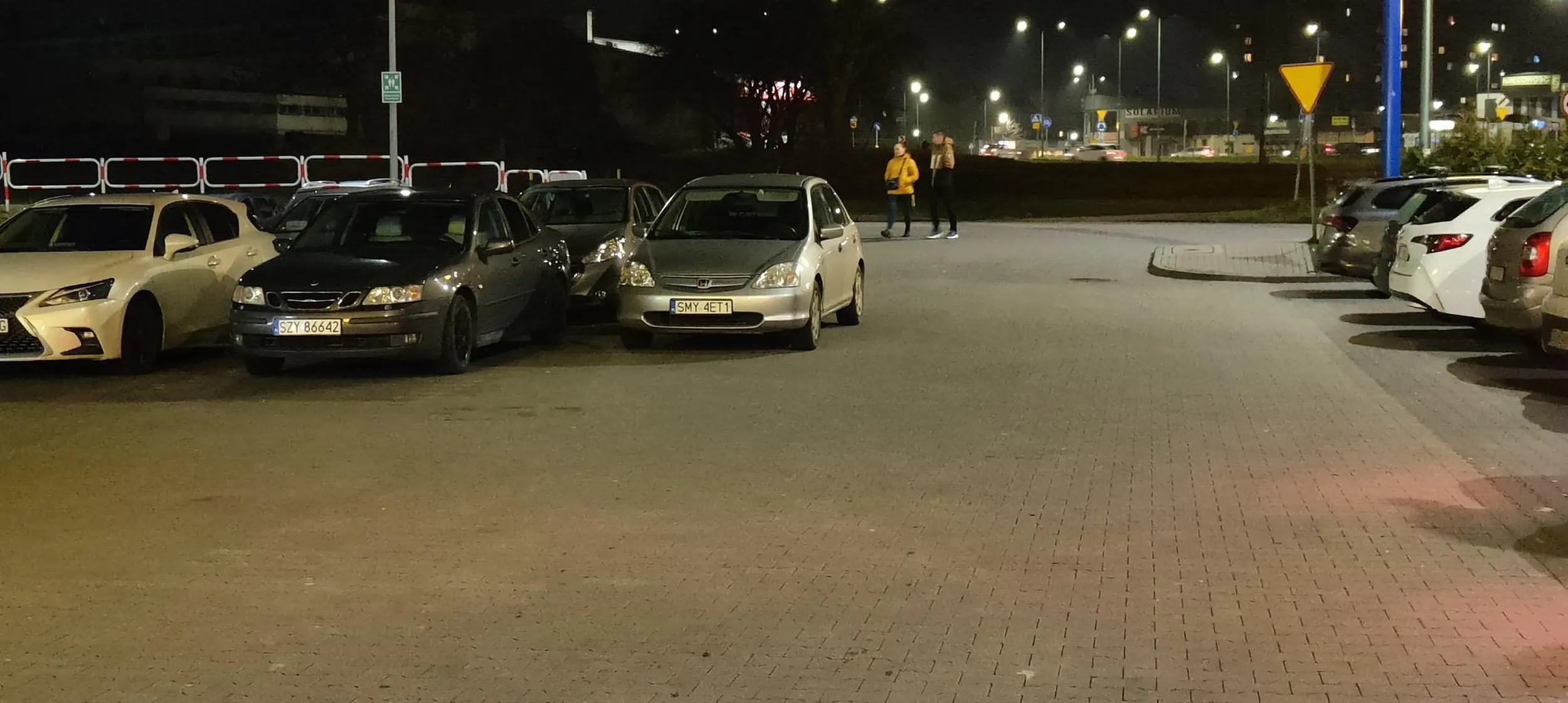 Paniusia nie widzi miejsc parkingowych