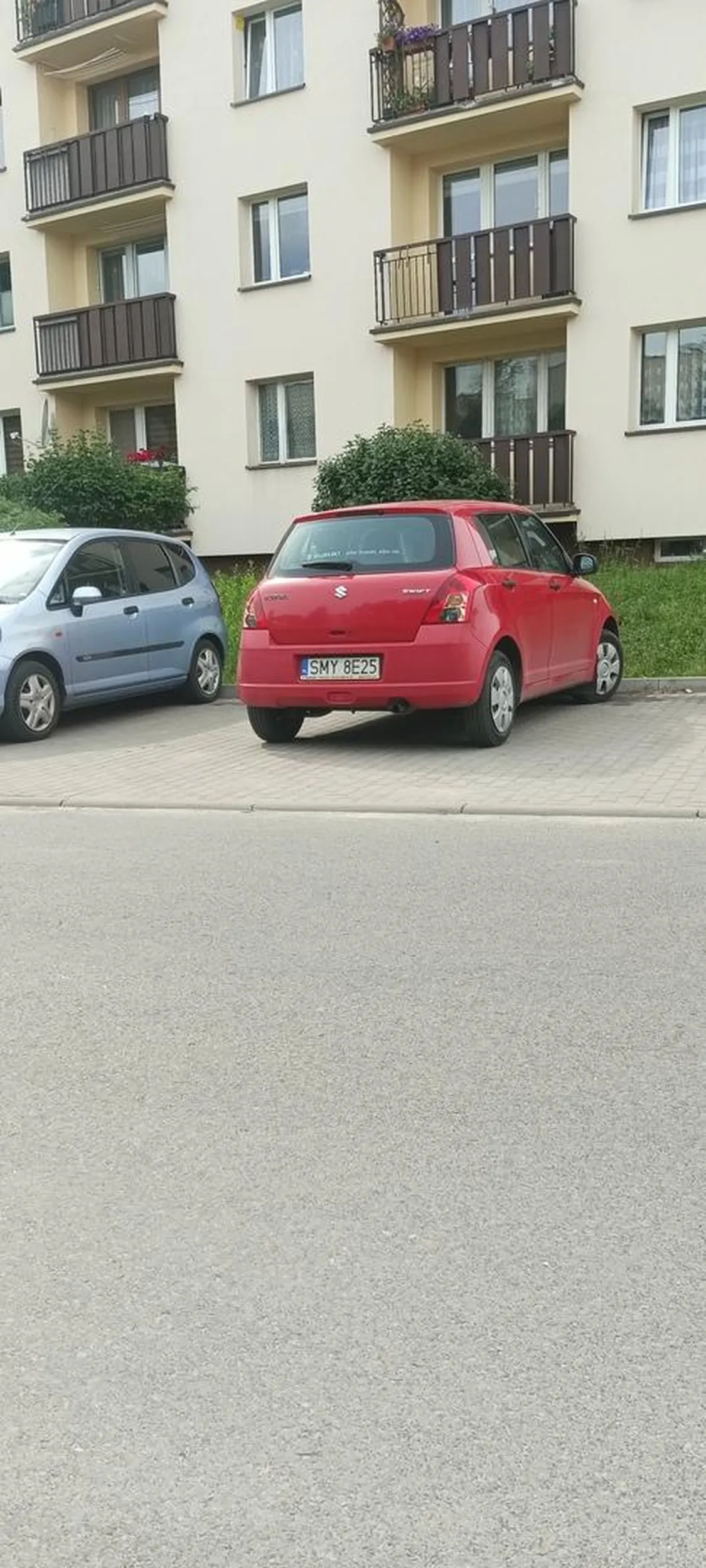 Kierowca chyba nie widział że to są dwa miejsca