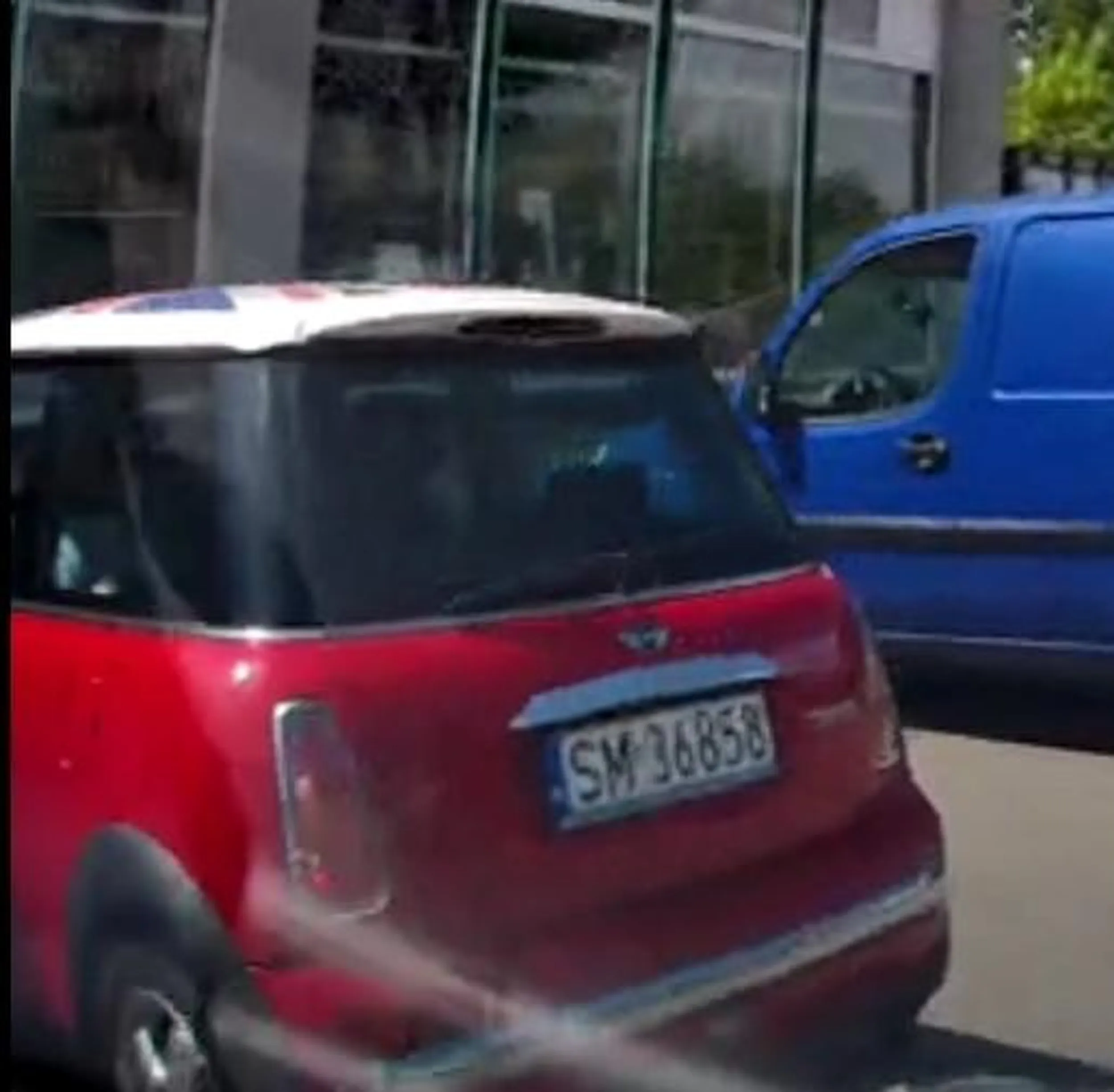 Najpierw wymusza pierwszeństwo, a potem "chce mi tłumaczyć dlaczego może wymuszać pierwszeństwo"...