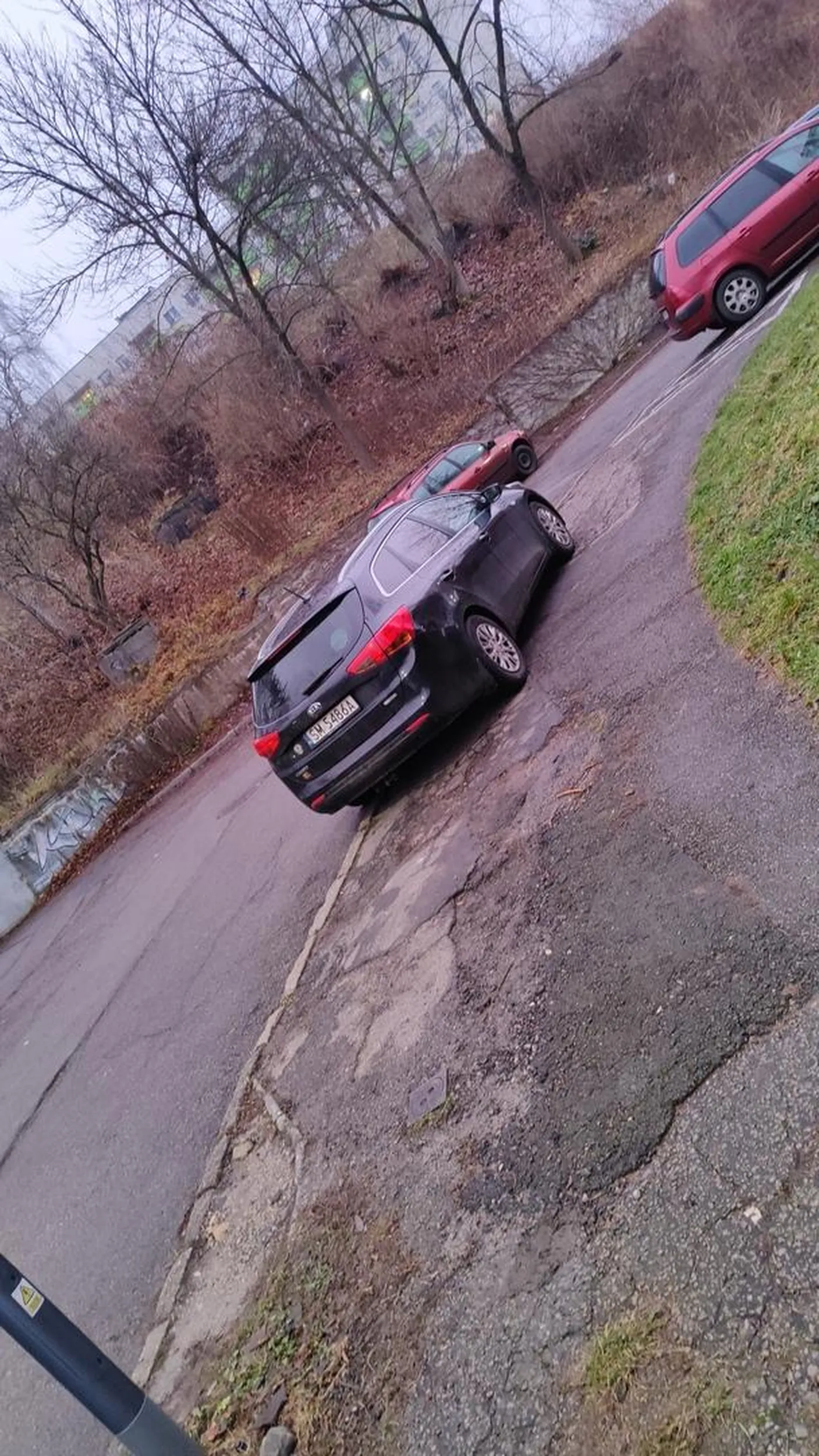 Tak się zajmuje 2 miejsca a co,  przecież ja tylko po dziecko do przedszkola