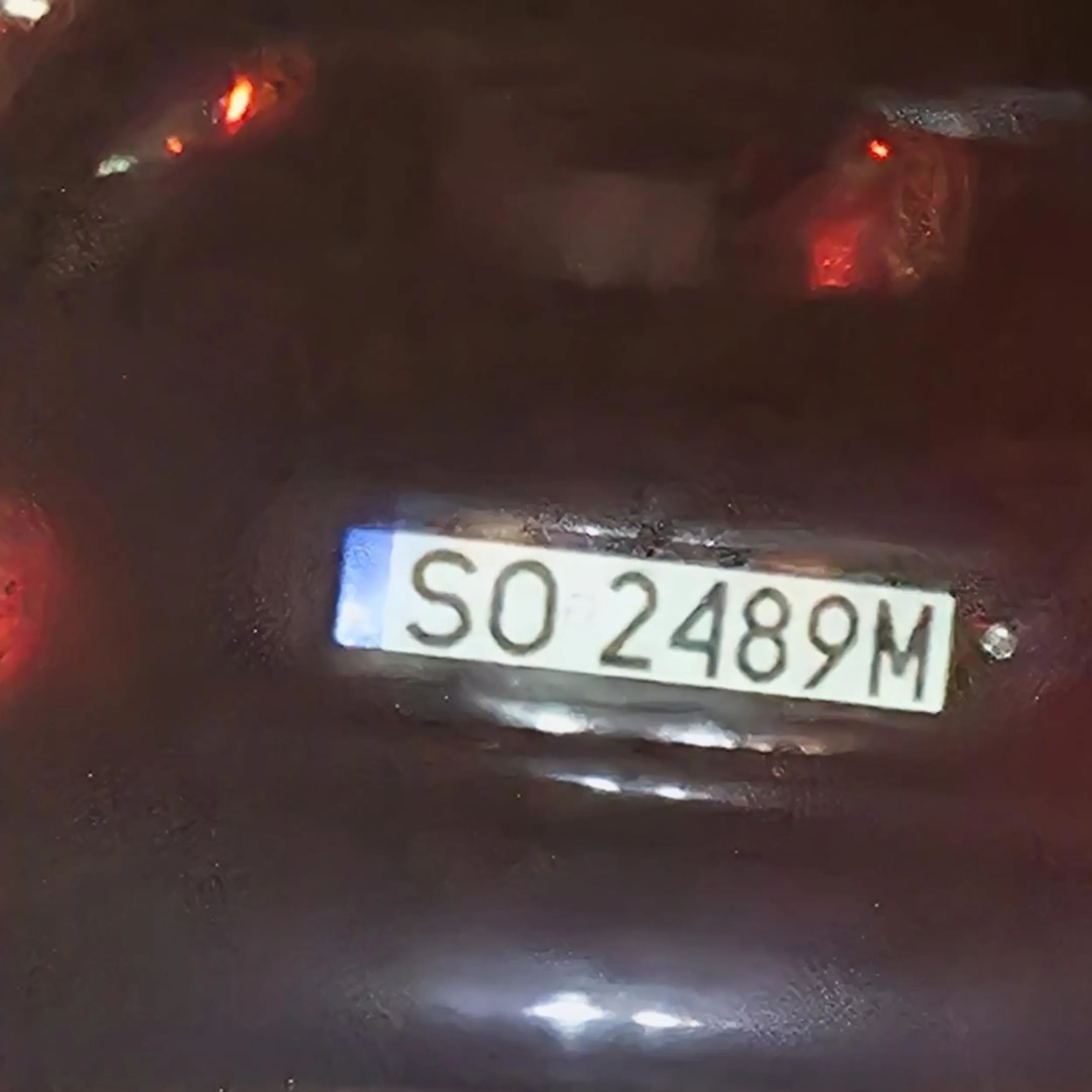 Kolejny szeryf lewego pasa . Lewy pas to nie kółko różańcowe! Blokuje lewy pas 80-95km Dobre 50 metrow odstępu od auta, i hamuje bez powodu !