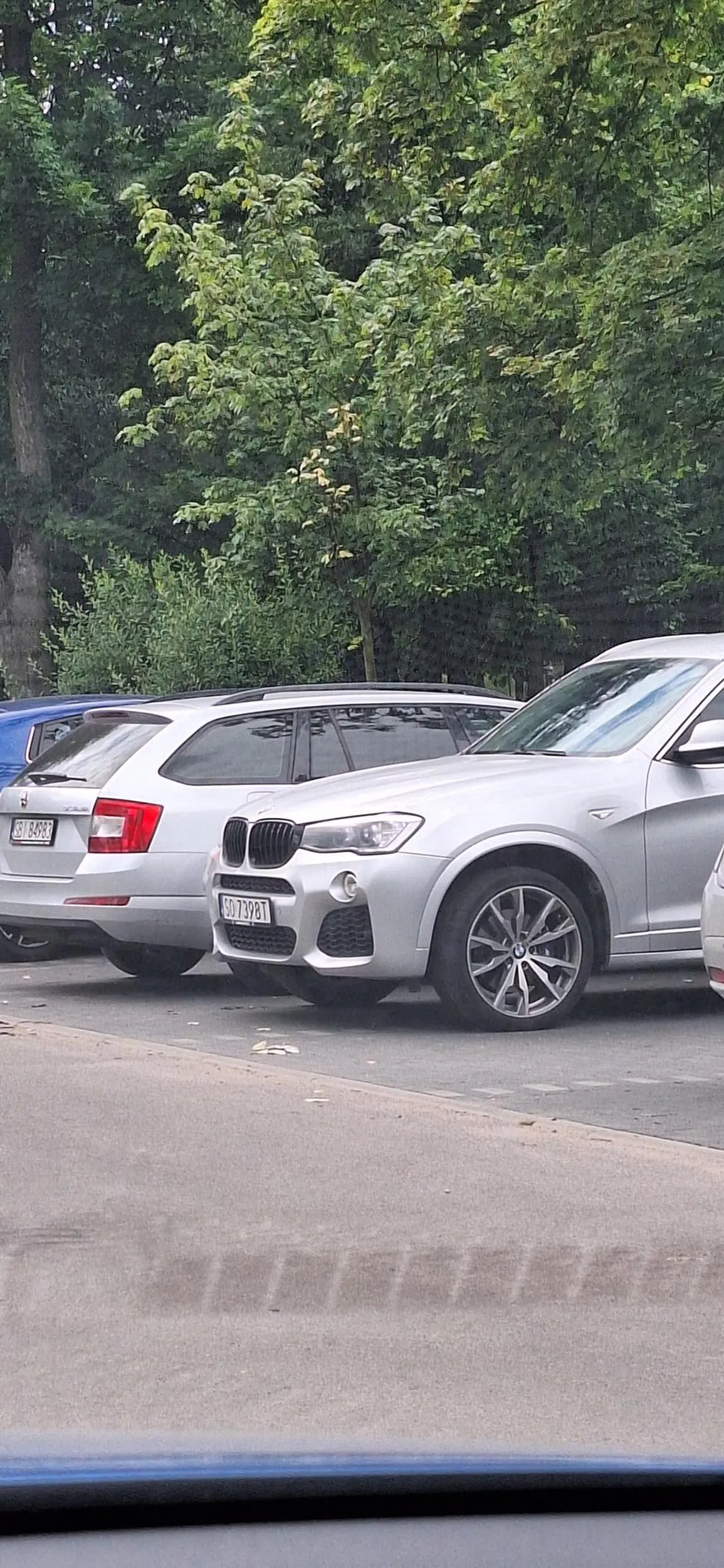 Kolejny Pajac Parkowanie na 2 miejscach