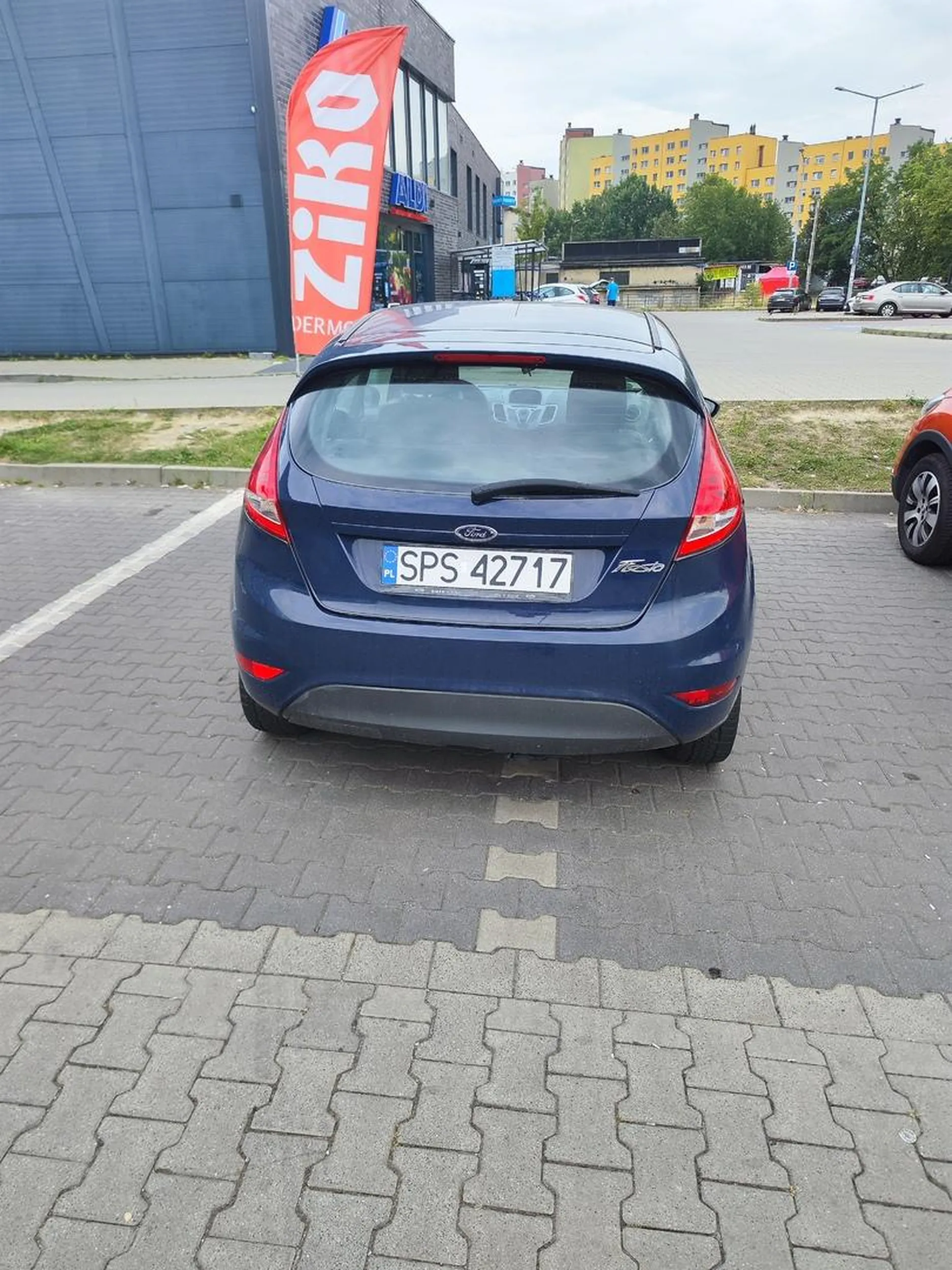 Mistrz parkowania pod Rossmannem w Dąbrowie górniczej