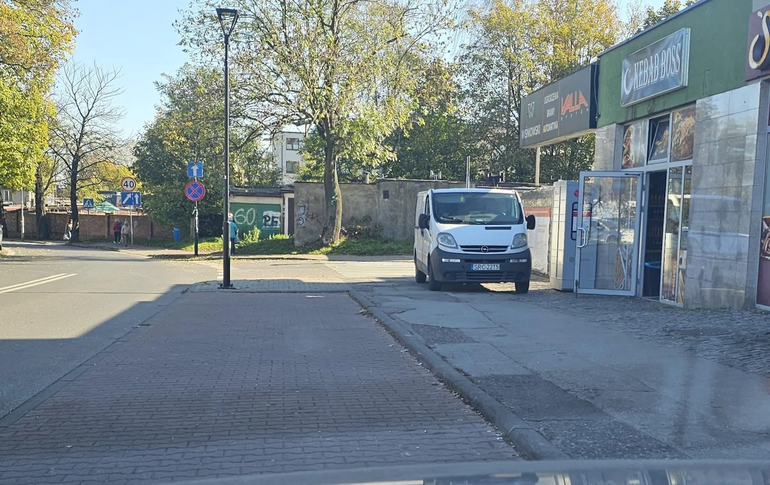 Lenistwo lv 10 parking pusty, ale 2 m przejsc to już ciezko, wiazd przez zebrę