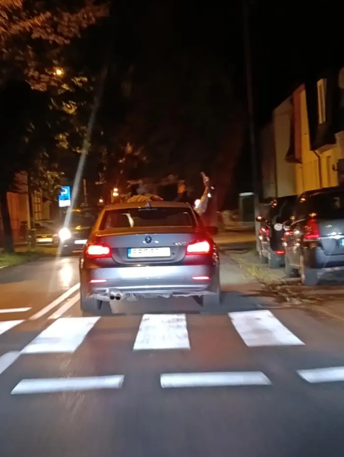 Jeżdżą po Raciborzu i małolaty przez szyberdach  kręcą filmiki