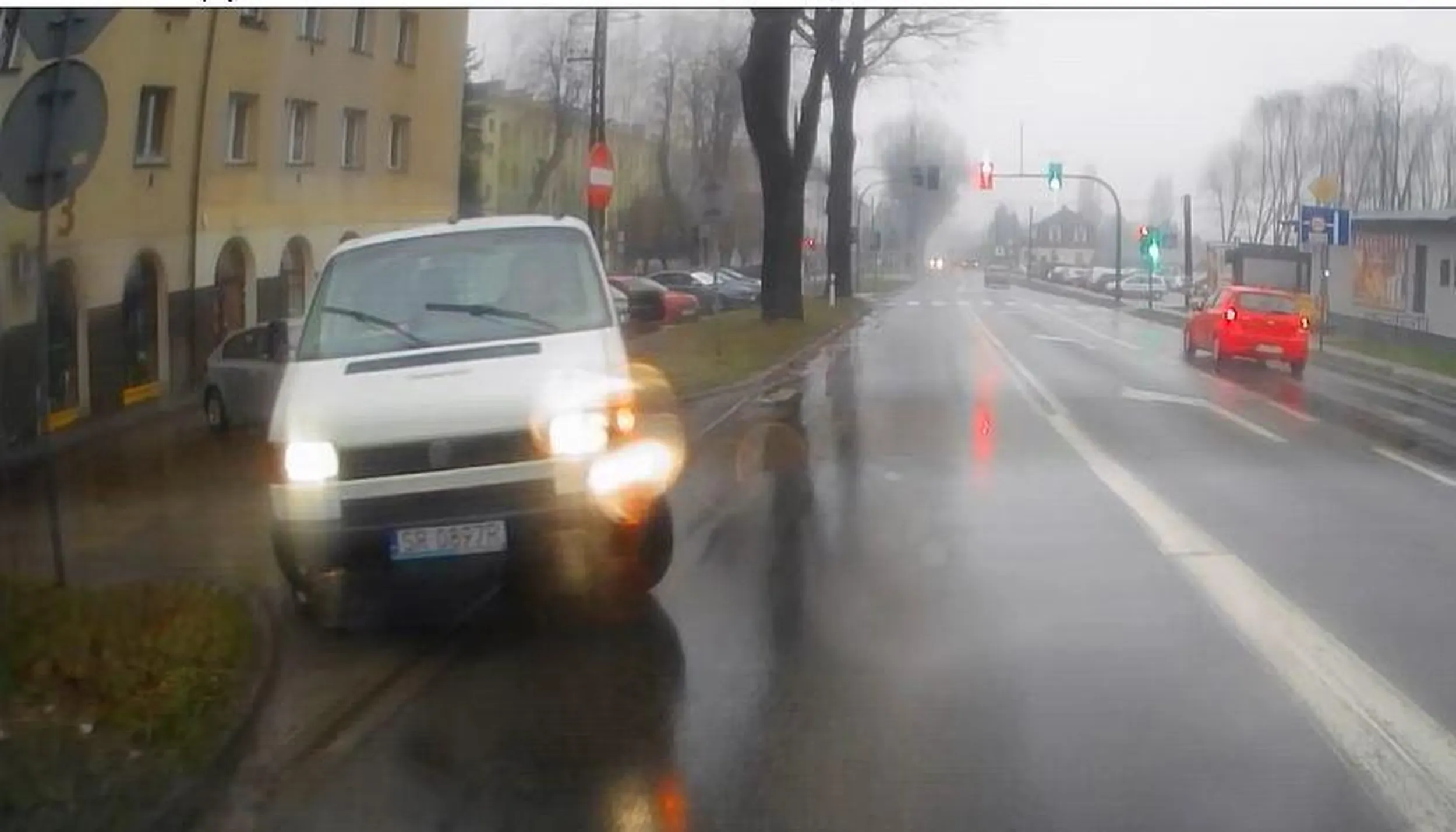 miejsce do parkowania na wyjeździe z parkingu....