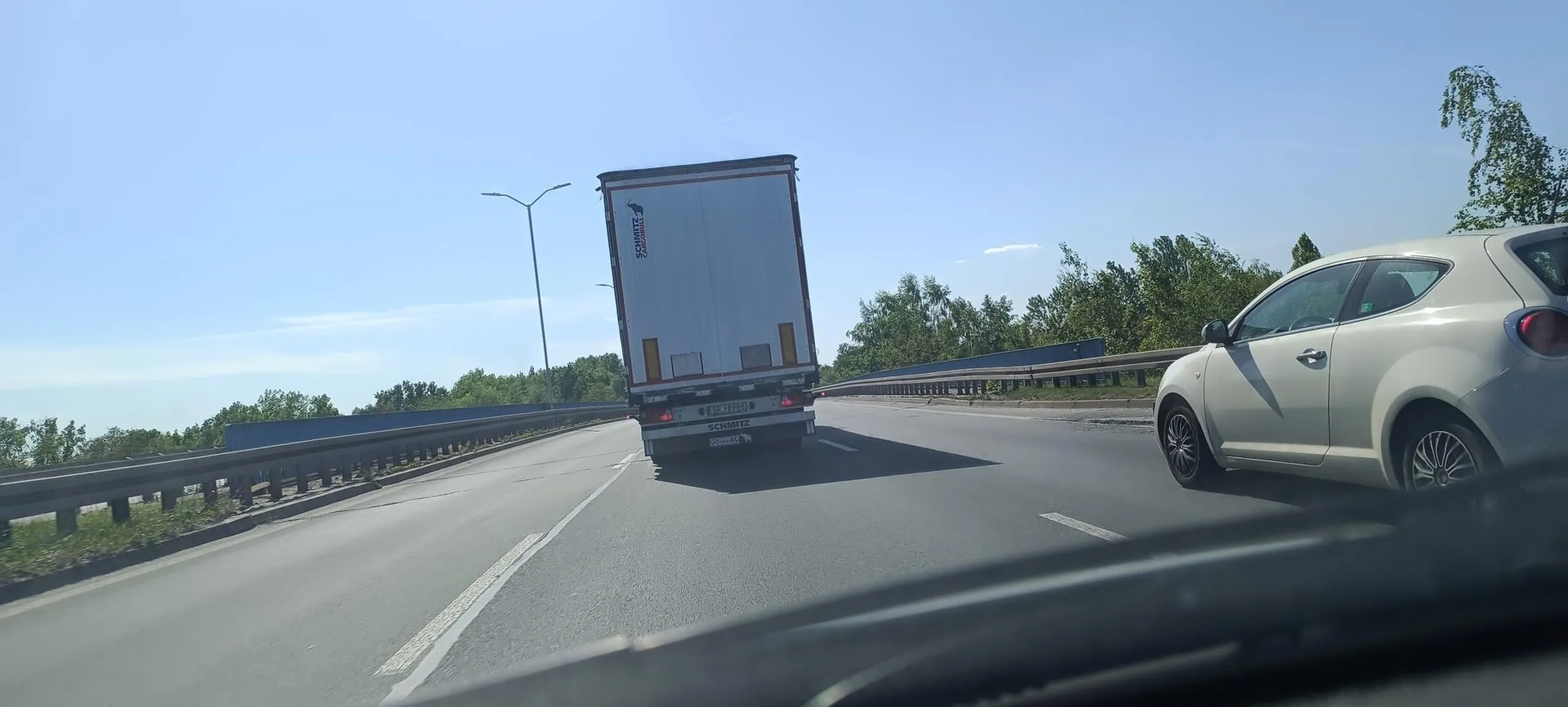 110km na DTŚ na środkowym pasie. Wariat