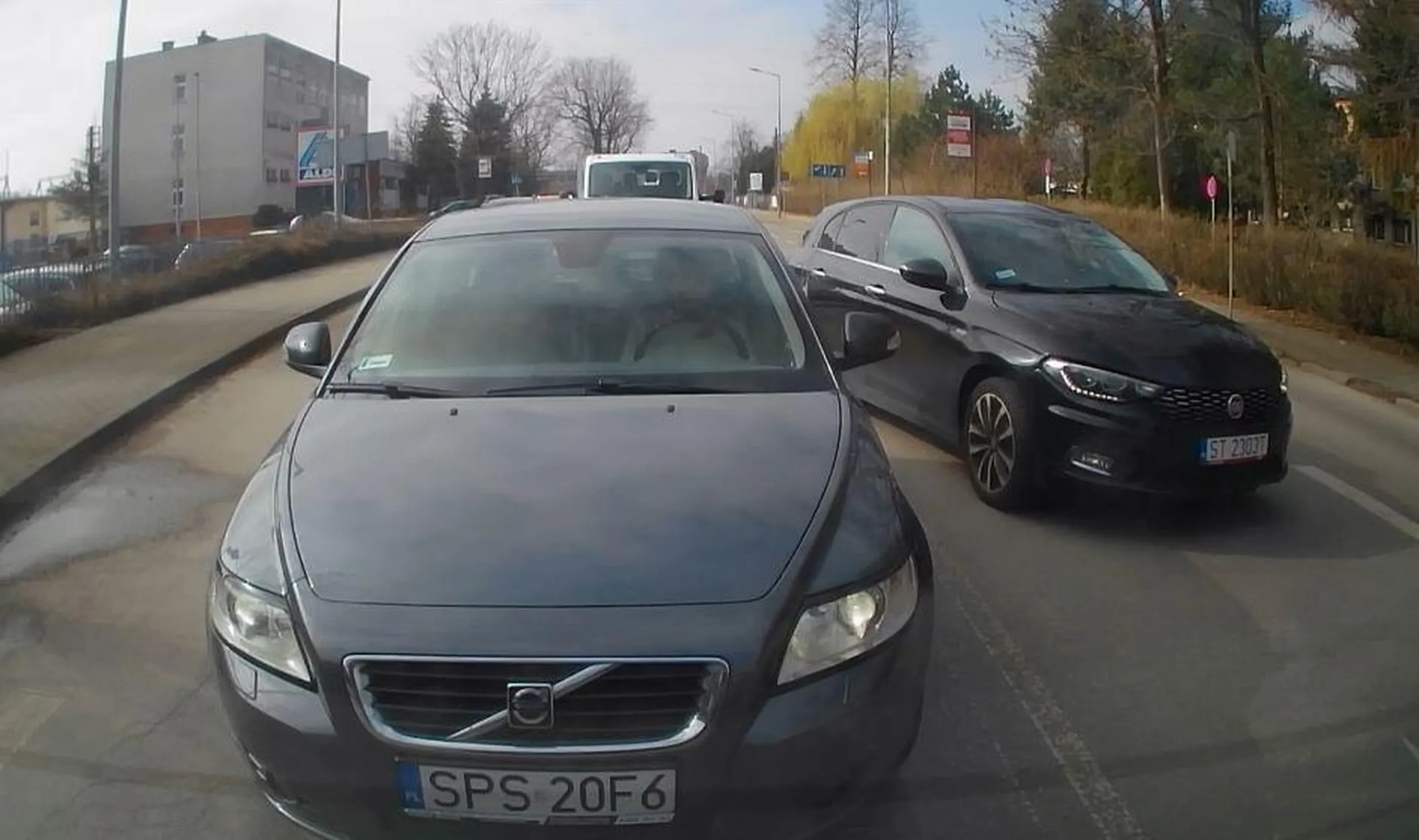 wyjątkowo niecierpliwy kierowca