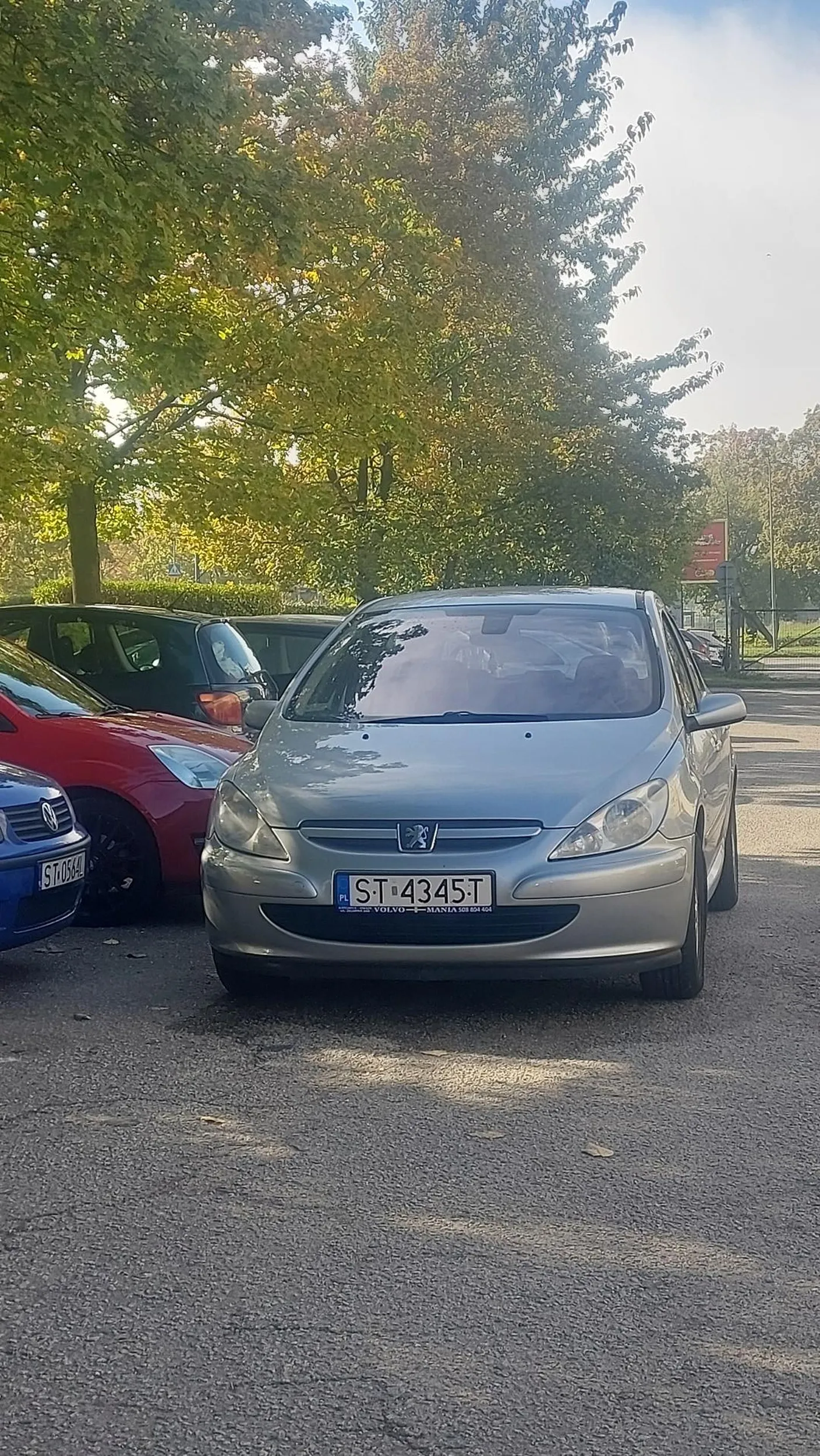 Nie polecam kierowcy zastawił mój samochód i musiałem czekać ponad godzinę aż szanownie przyjdzie i odjedzie, następnym razem sprzecinam Ci opony