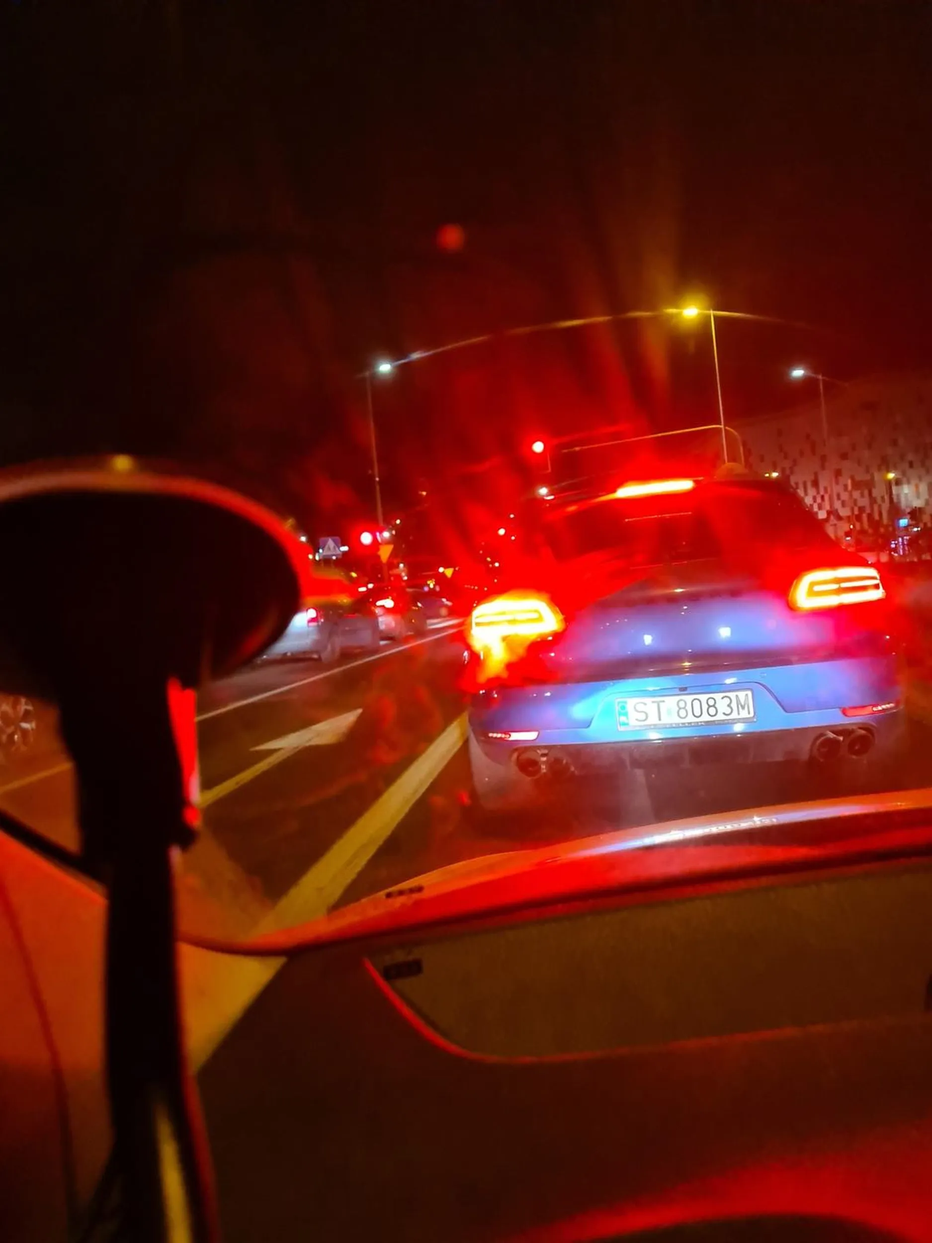 Kierowca wymusza pierwszeństwo