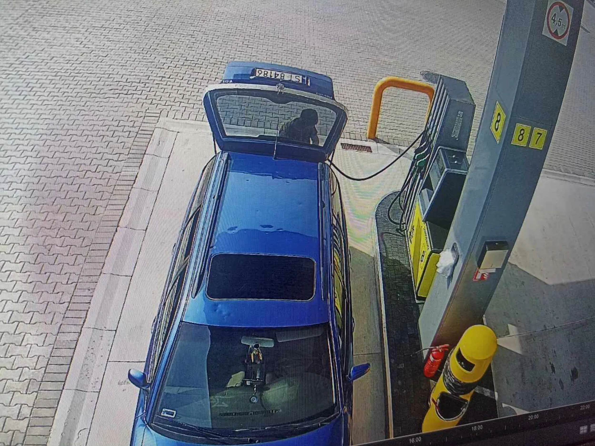 Złodziej, ukradł paliwo na stacji benzynowej