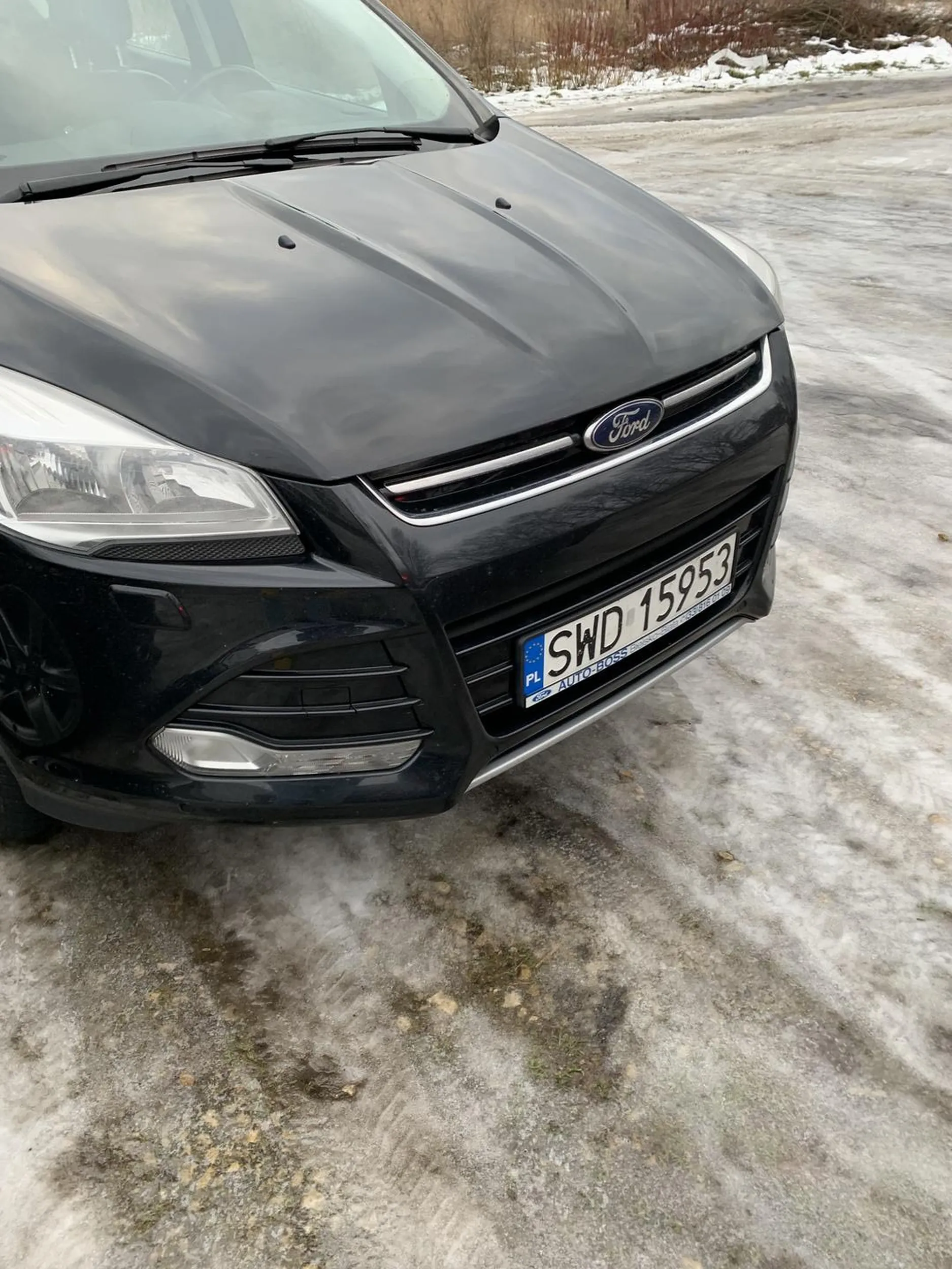 Pozdrawiam gościa przez którego nie mogłem normalnie do samochodu wejść tylko od strony pasażera bliżej jeszcze trzeba było stanąć i lakier najlepiej odrzeć