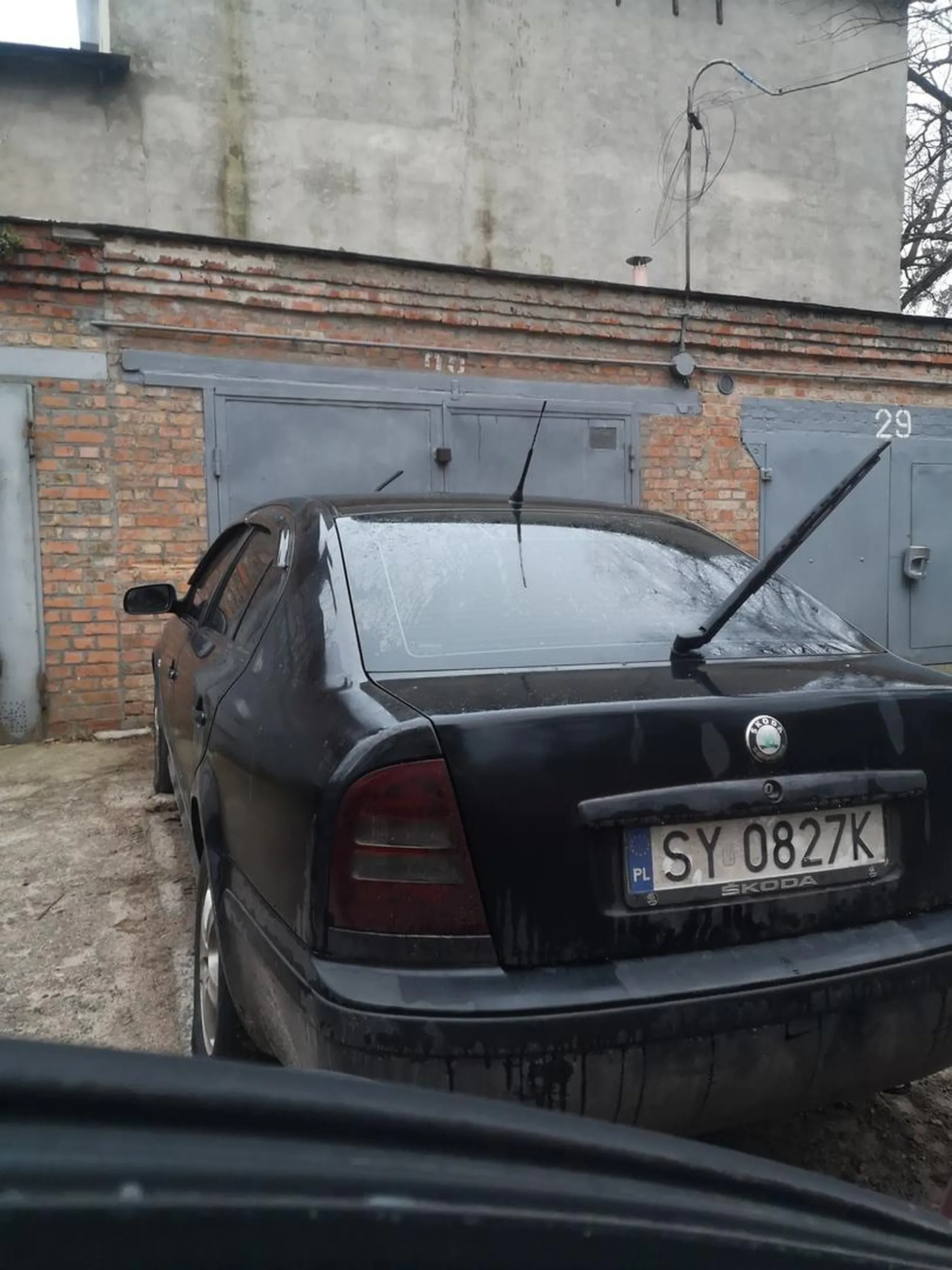 Забезпечте проїзд до гаража!