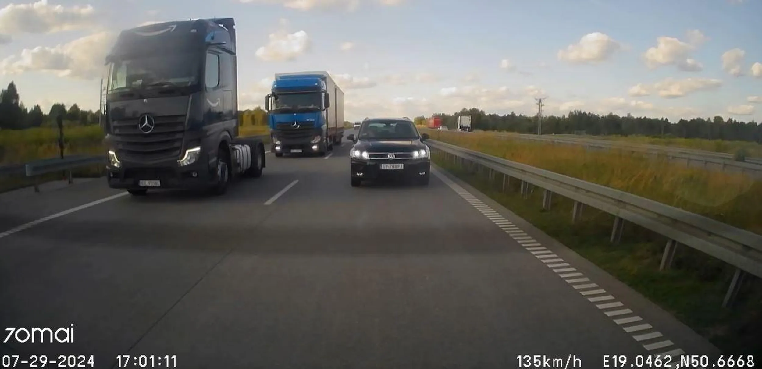 nawet spokojnie tirów wyprzedzić nie można bo już na zderzaku....