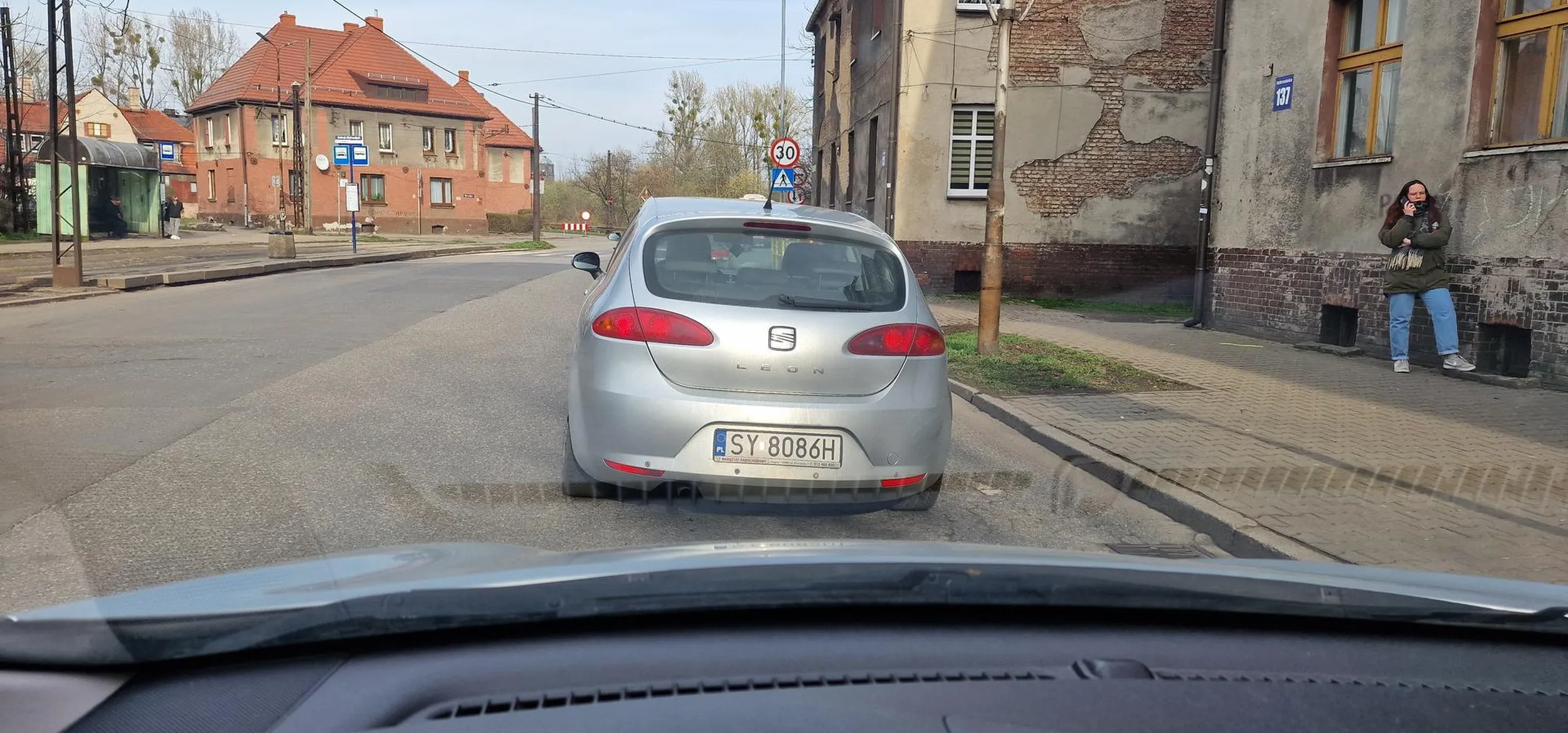 Cham i prostak. Prawo jazdy znalazł w czipsach albo w Kijowie.