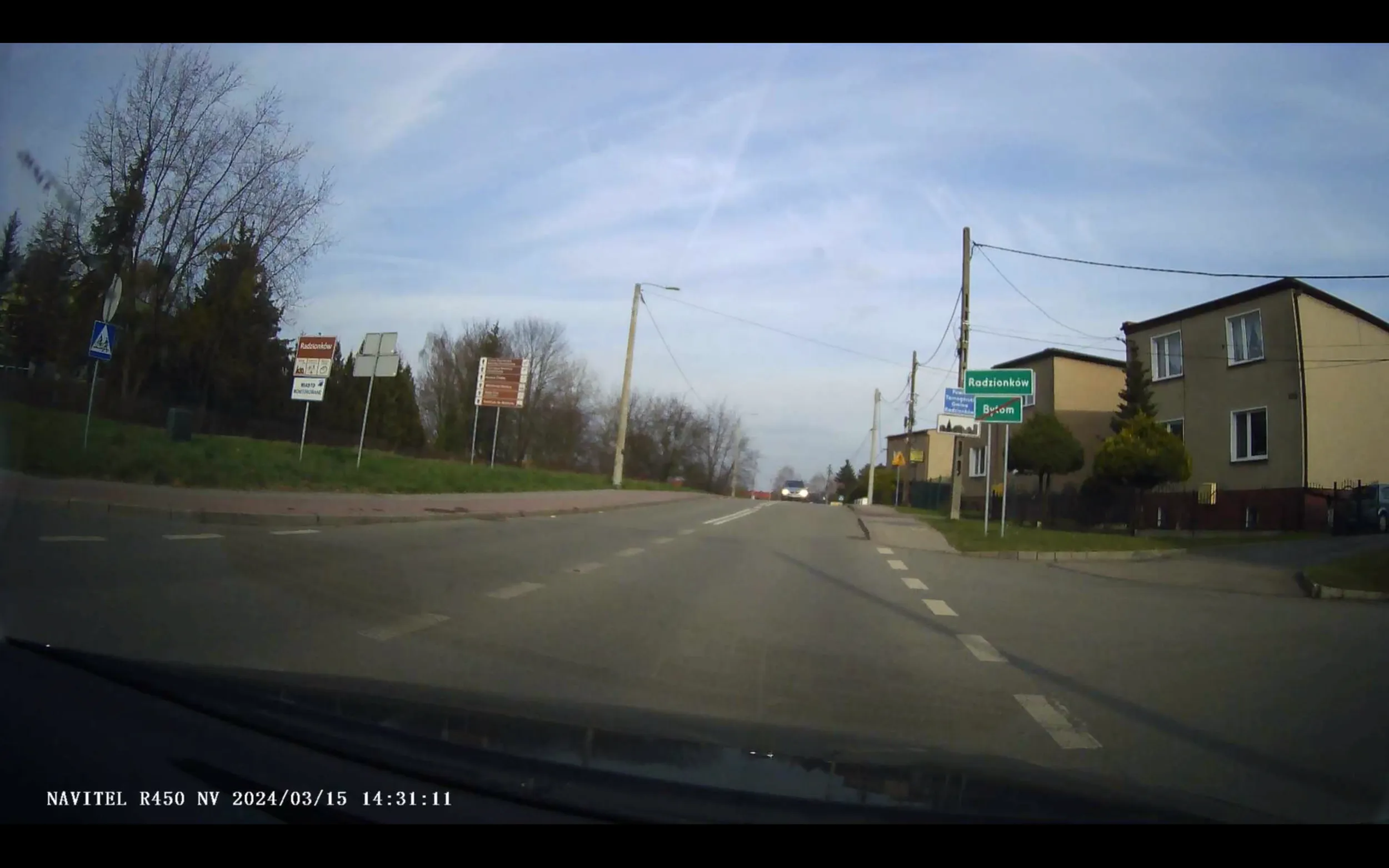 Wyjezdzam zza gorki, a koles na srodku drogi stoi, prawie doszlo do kolizji