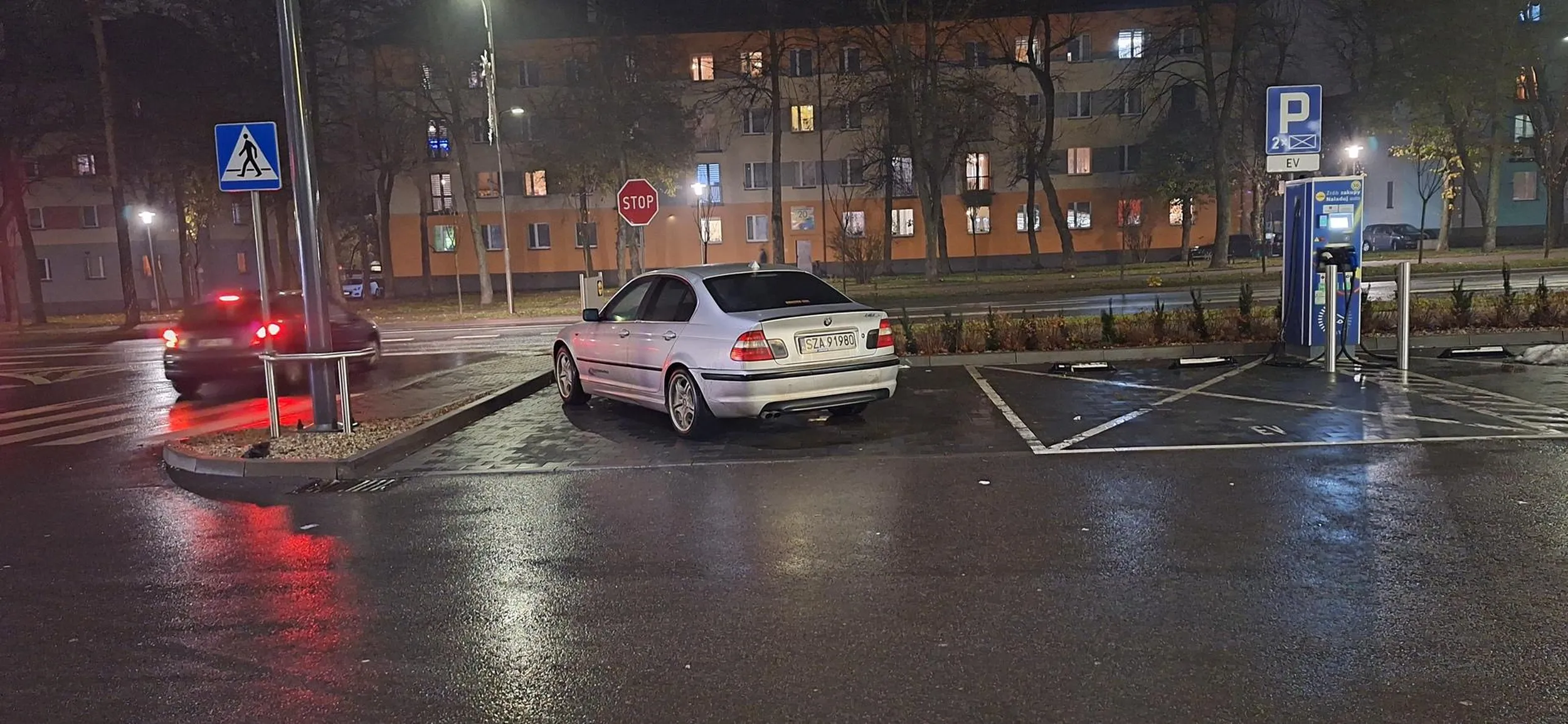 - Pokaż mi, że jesteś sebixem nie mówiąc mi, że jesteś sebixem - Poczymej mje harnasia