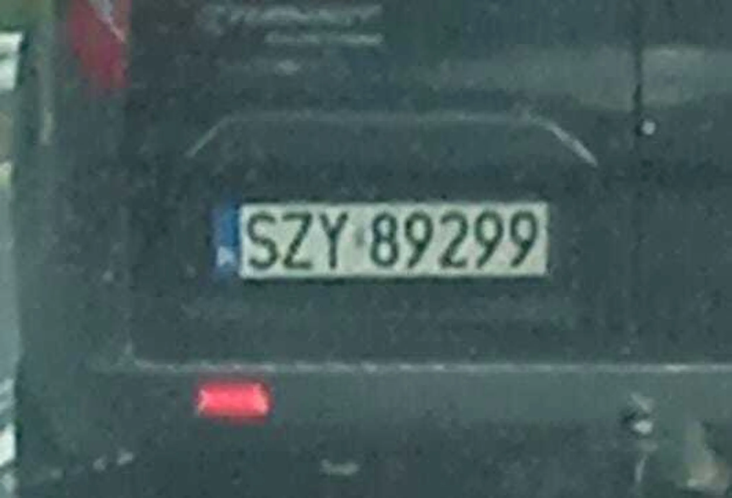 Buc z busa.. siedzi każdemu na dupie, wyprzedza na siłę .. na koniec pokazuje faka i stopa robi .. u mnie awaryjne hamowanie skończyło się prawie wjechaniem w tył mojego samochodu..