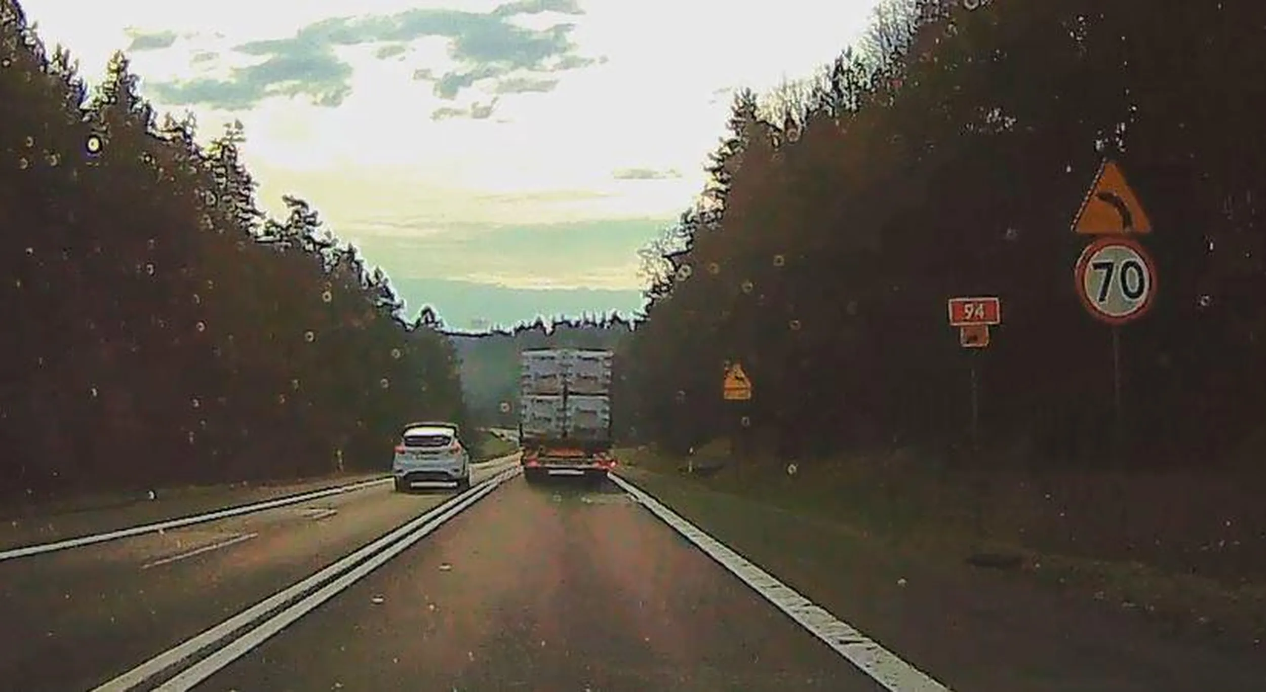 Eleganckie wyprzedzanie (które oczywiście nie dało nic xD).