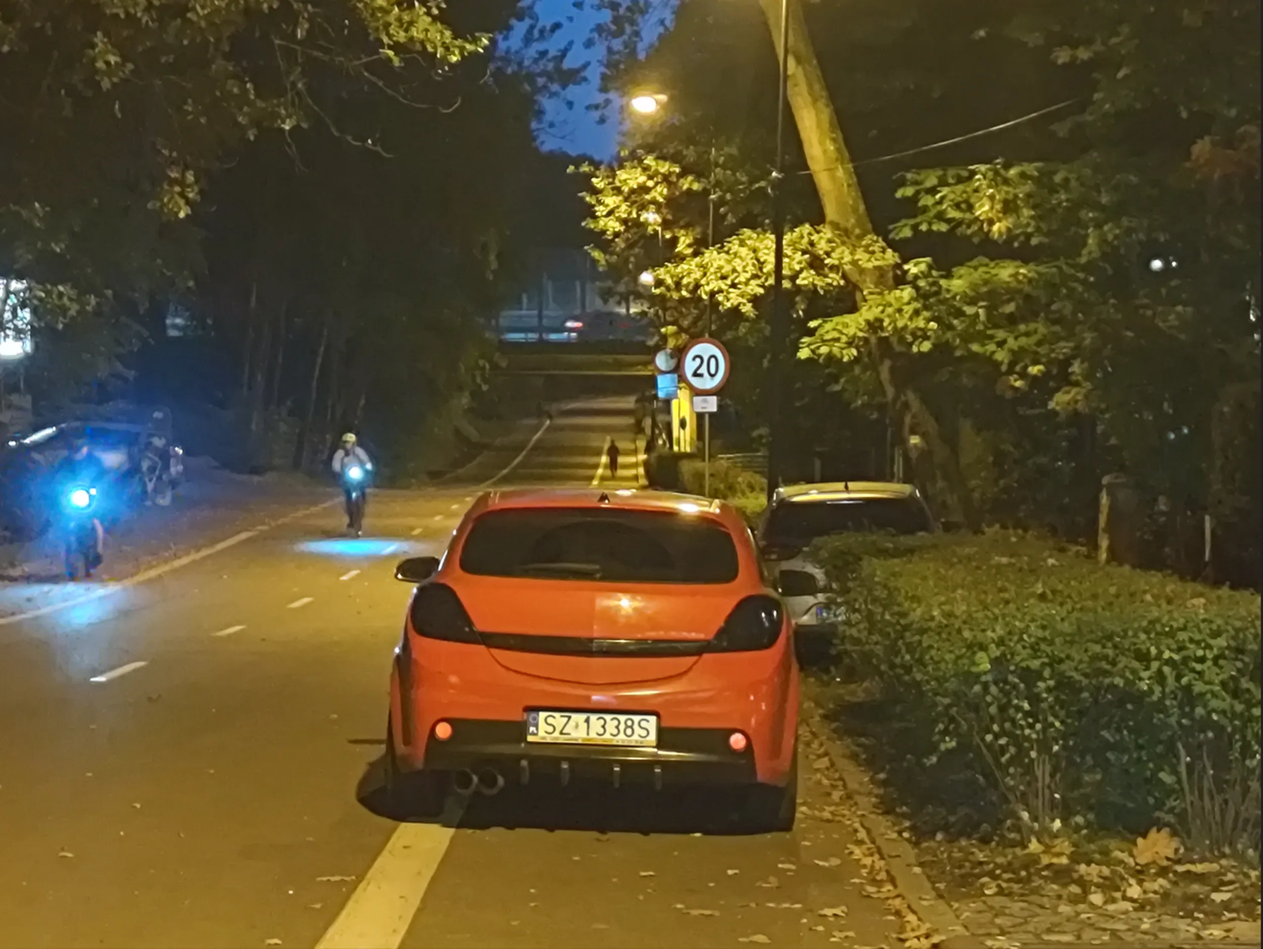 Masakra, jak mozna tak parkowac