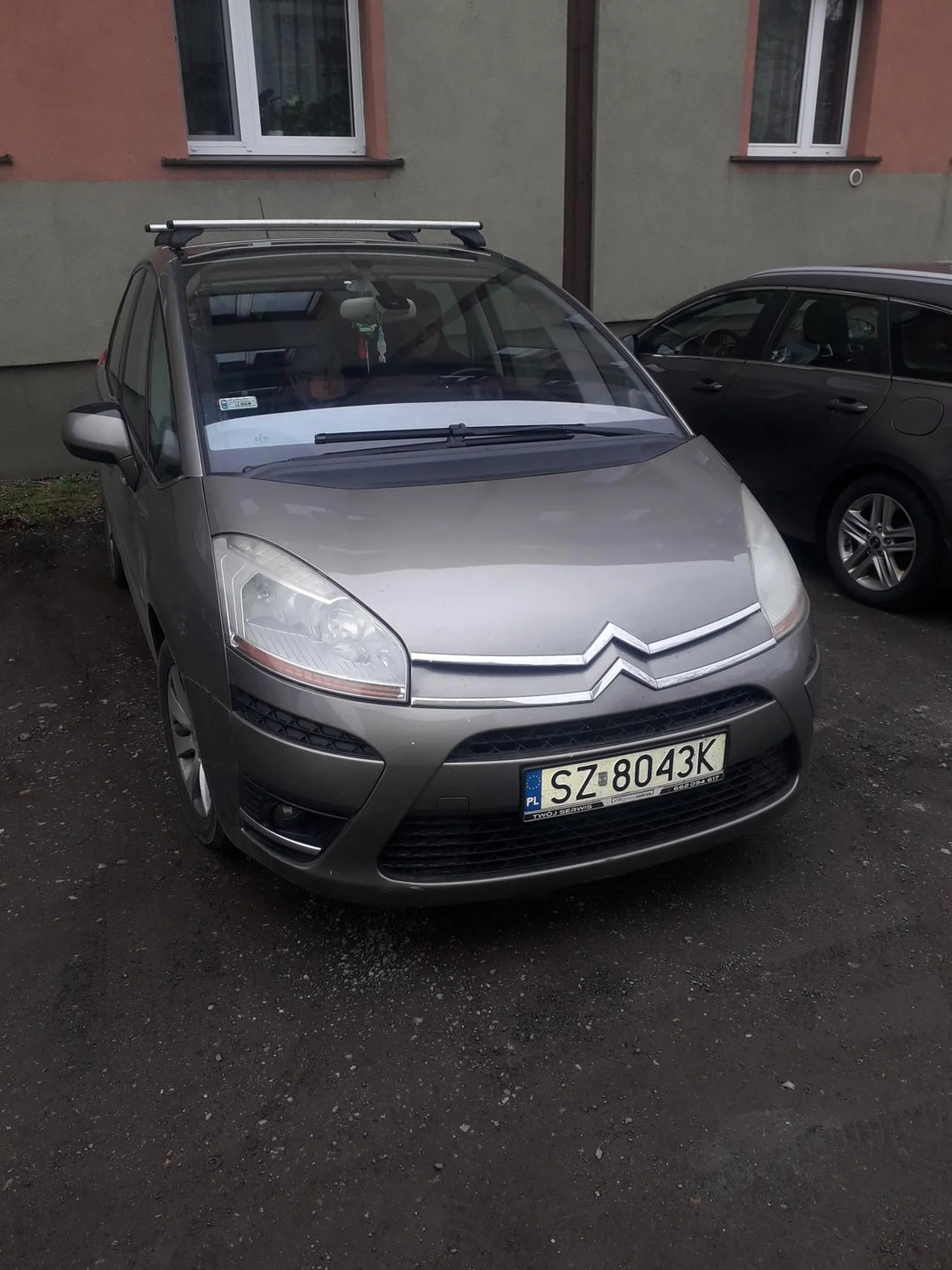 Palant parkuje na terenie wspólnoty mieszkaniowej i jeszcze pyskuje