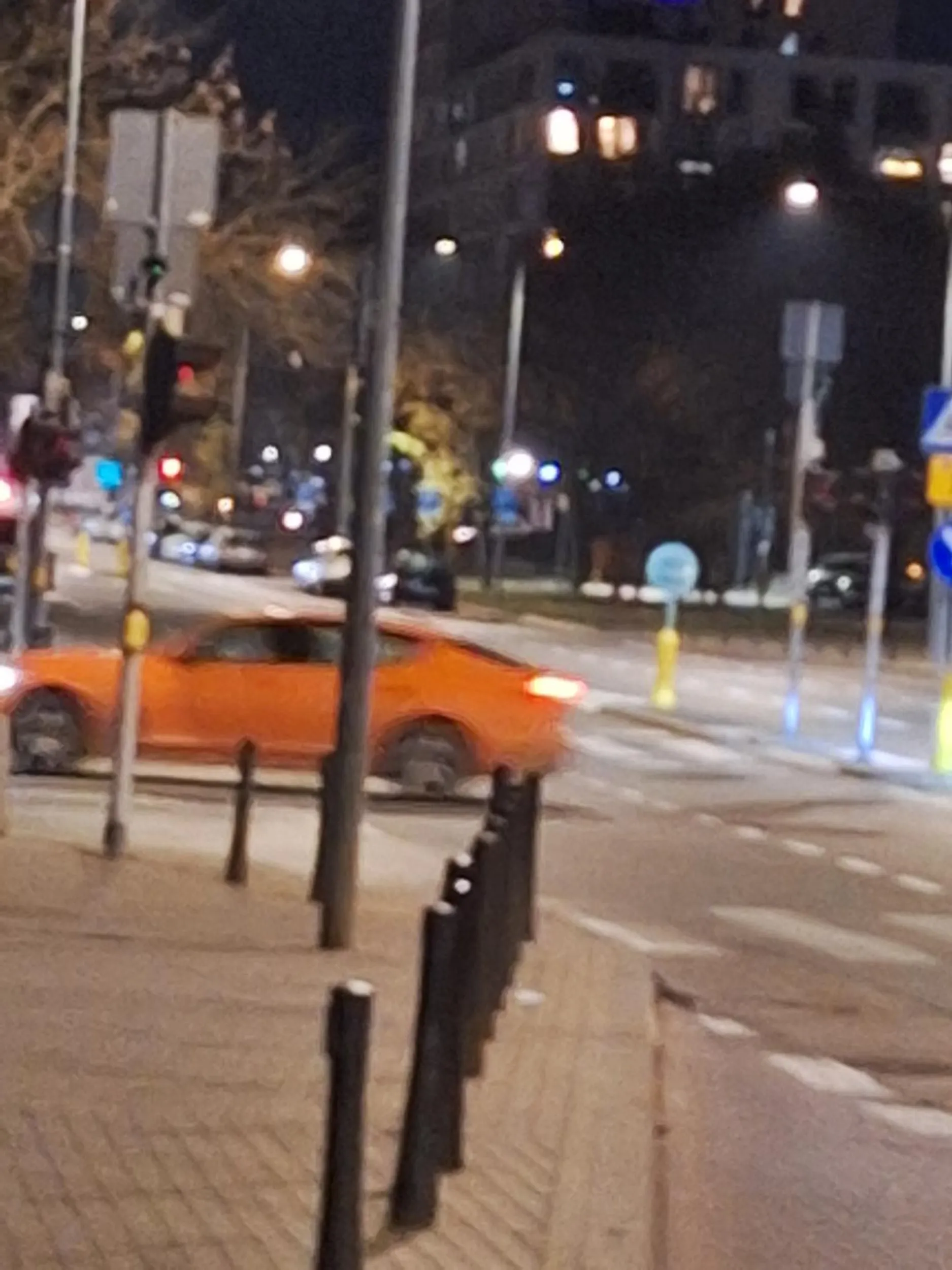 Ładną fura waracie DAJ MUUUUU