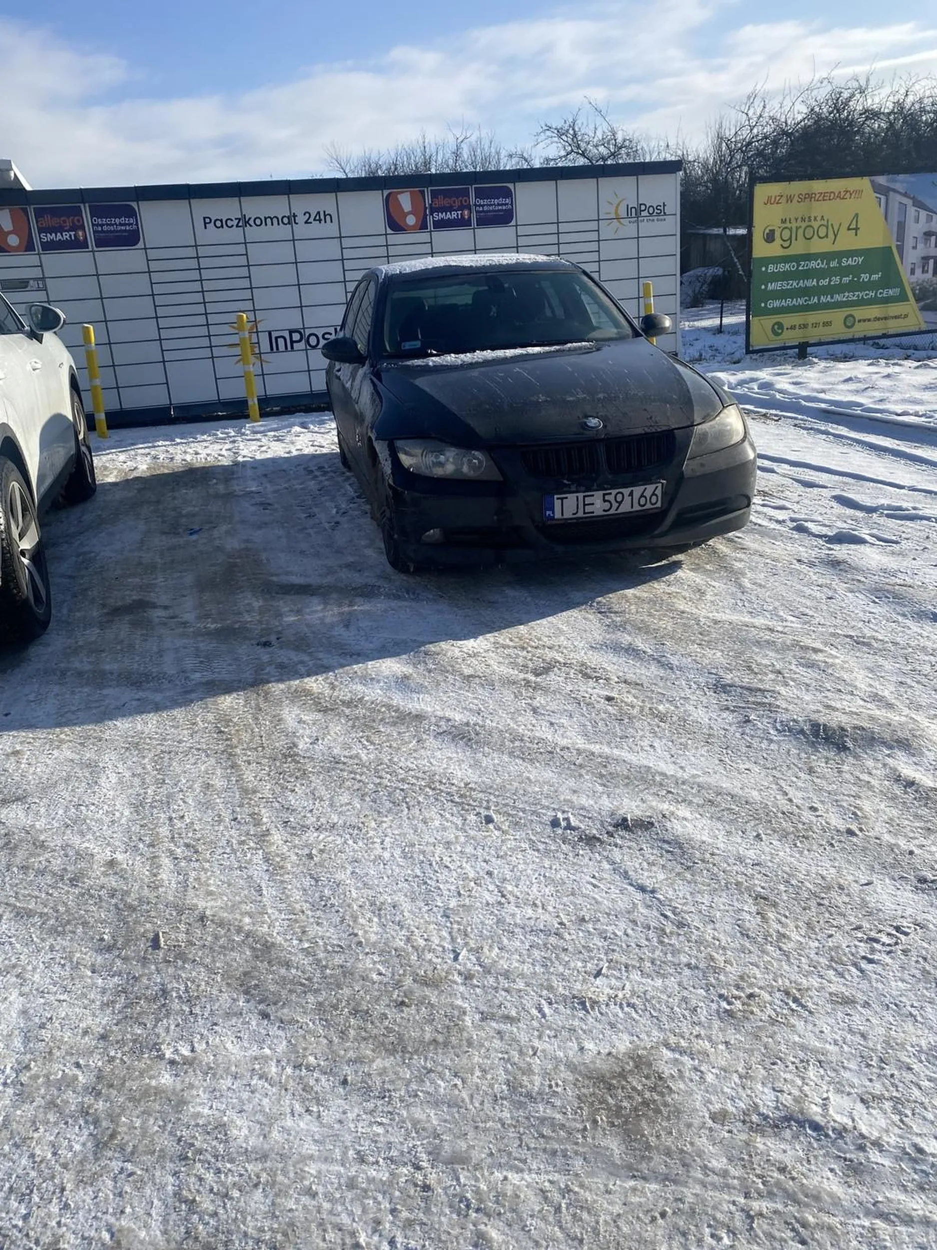 Przypominam że z parkingu również chcą skorzystać ludzie poza jaśnie panem kierowcą BMW. Jeśli się nie umie parkować to zostawiamy auto pod domem