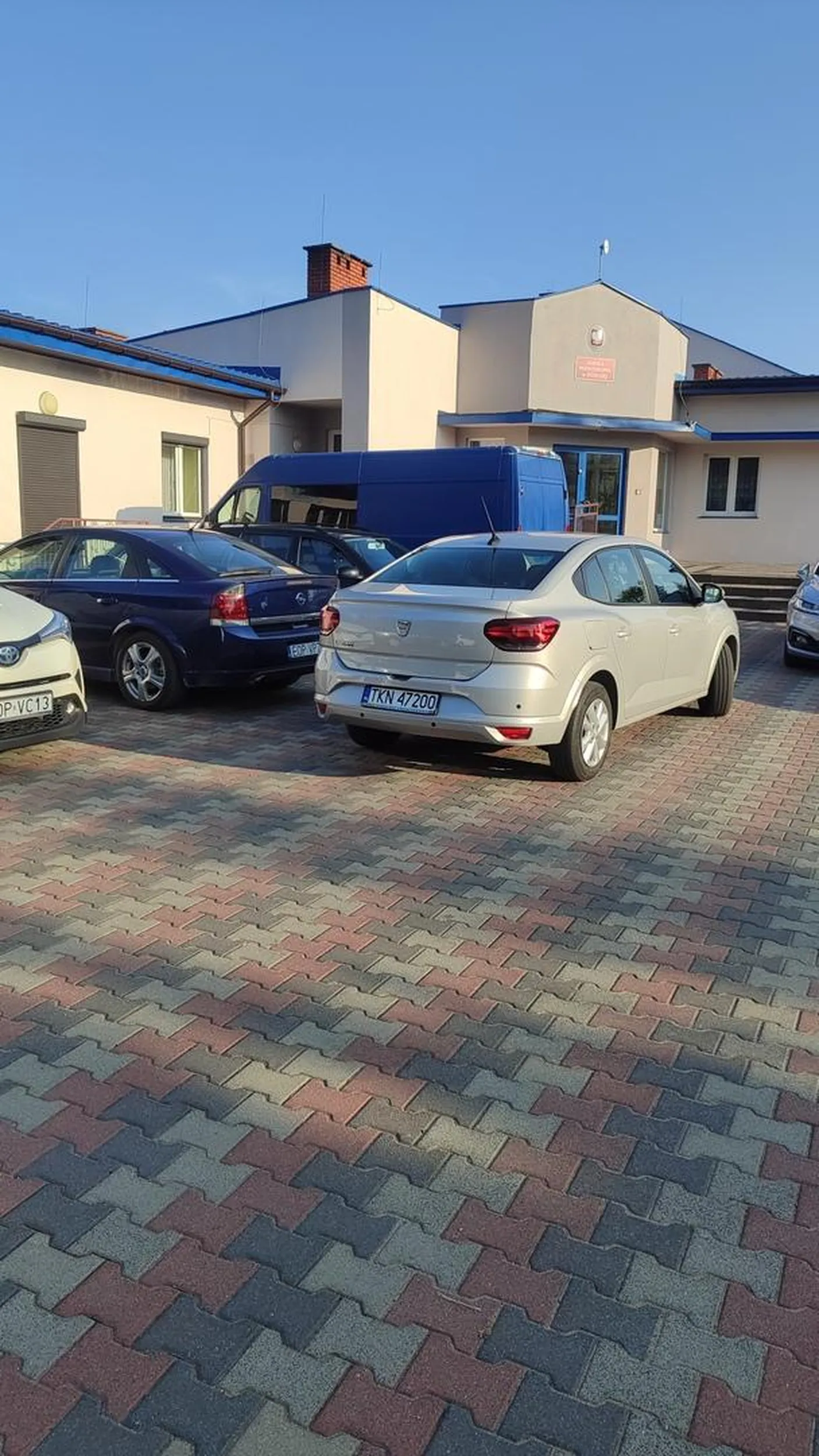 Naucz się parkować a nie zastawiasz innych i walisz konia dupą w kiblu