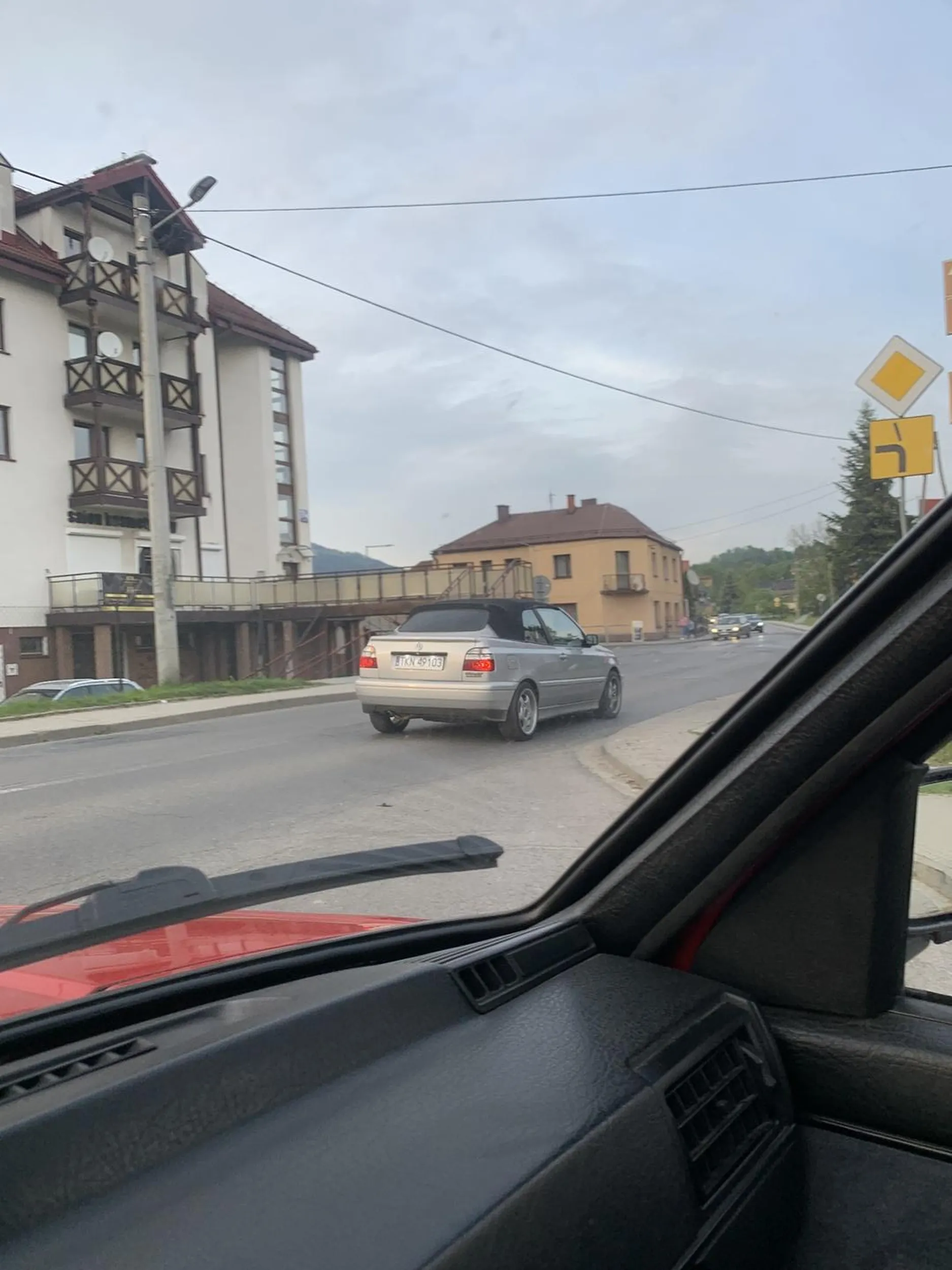 Fajne autko, pozdrawiam ^^ mój kolega z rabki ma identycznego golfa w tym samym kolorze