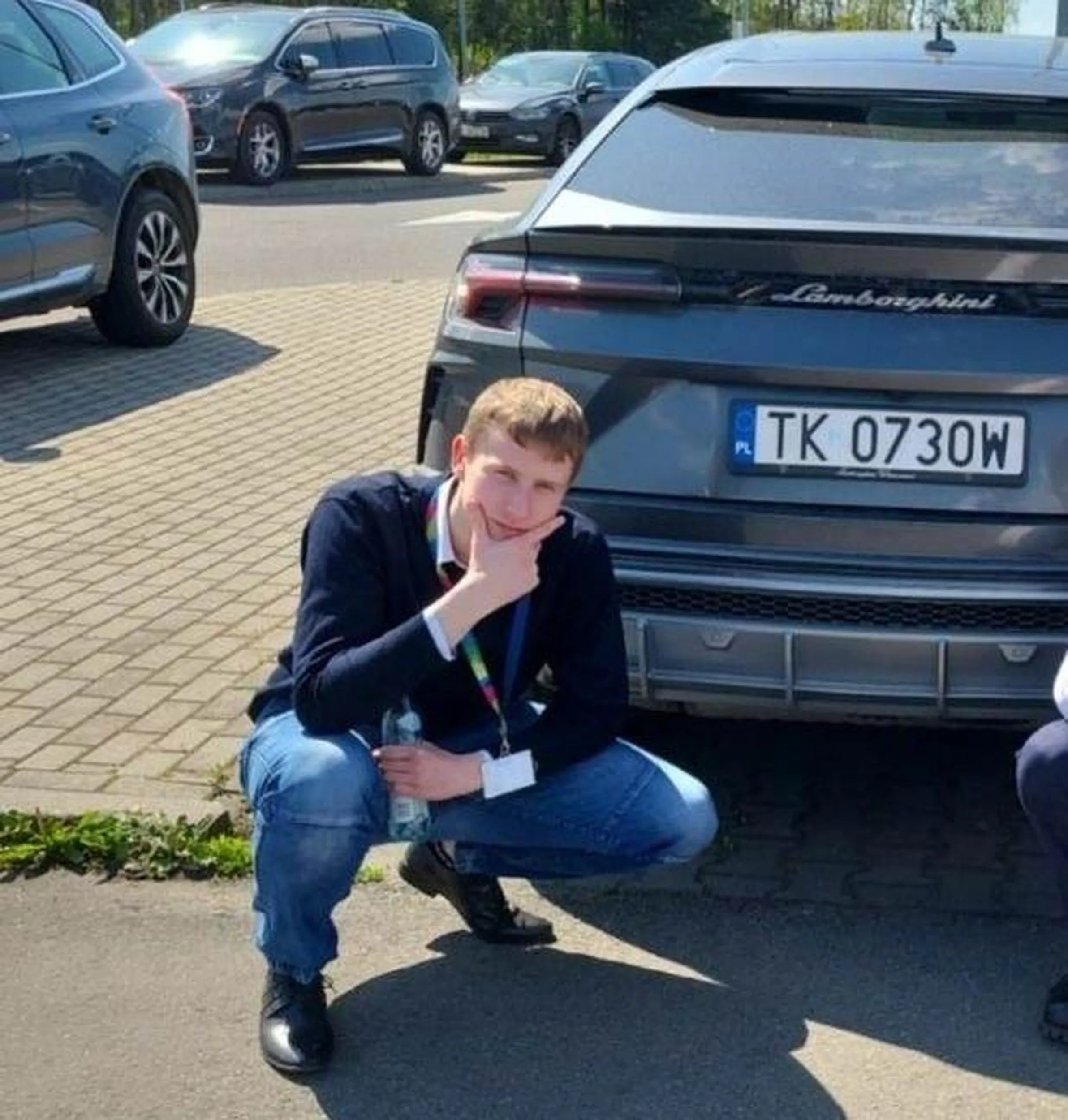 Piękne auto kierowca super parkuje polecam (na zdjęciu wygląda jakby byli moji ale nie jest haha chciałem zaimponować dziewczynie moniczce(