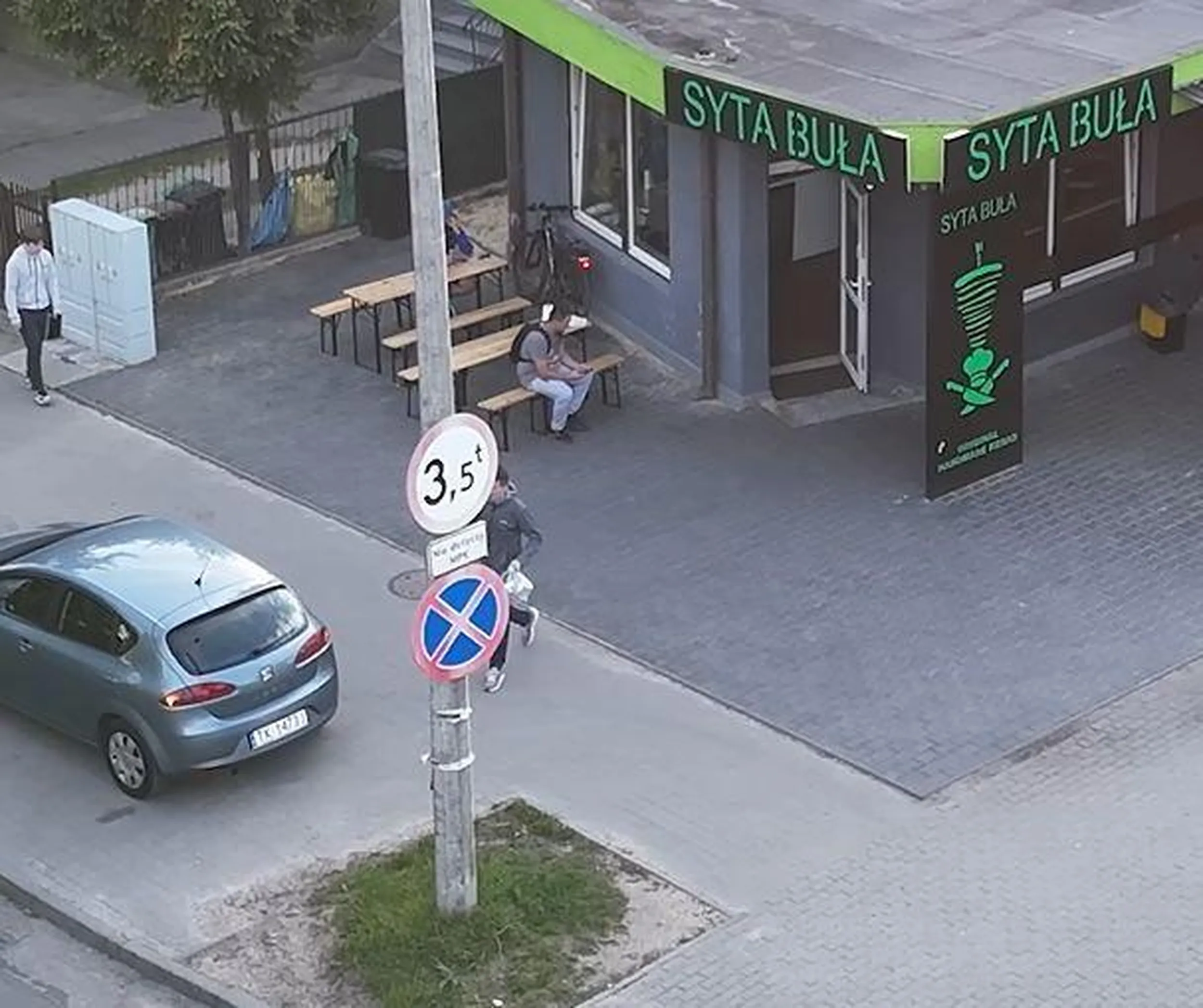 Miłośnik sytych buł i znaków zatrzymywania.