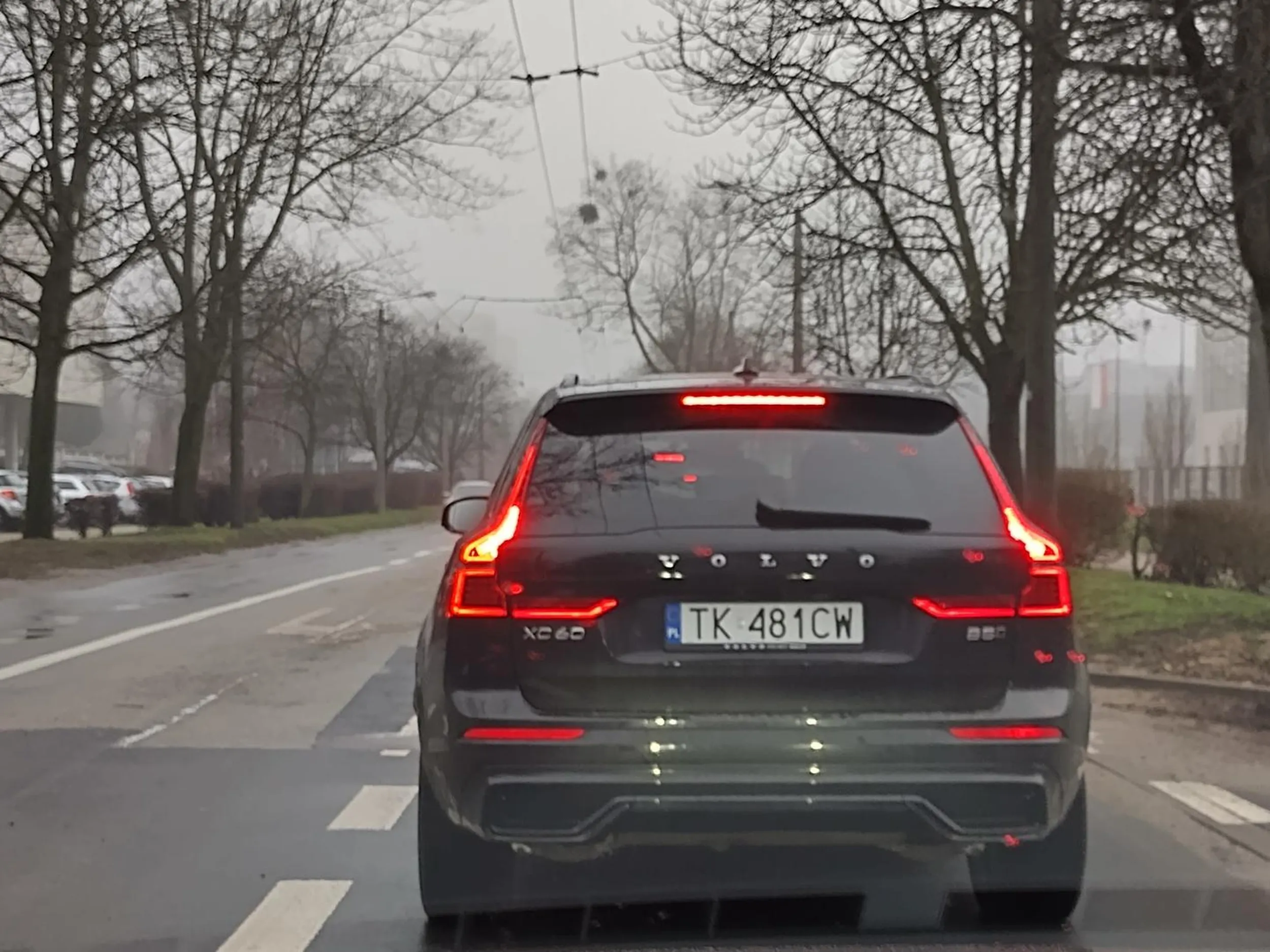 Oj jakiś ty człowieku zakompleksiony i żałosny.... Mam nadzieję że się dowartościowałeś będąc chamem drogowym....