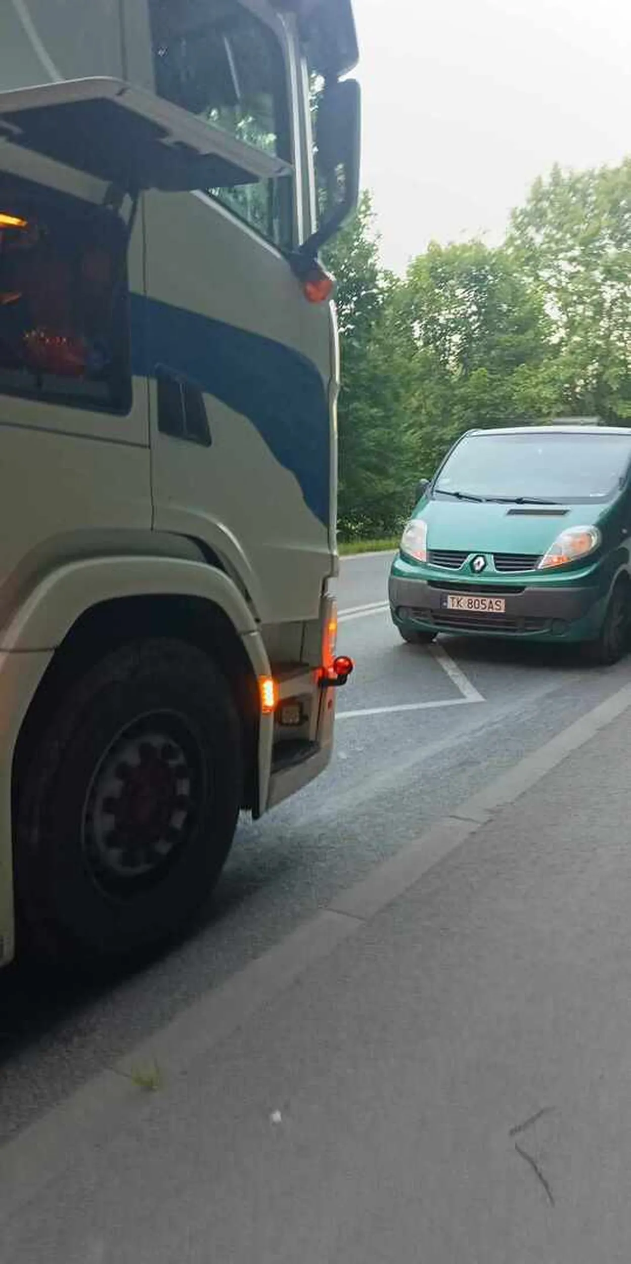 Miałem awarie na trasie, chłopak pomógł mi załatwiając części do naprawy samochodu który stanął na środku drogi.