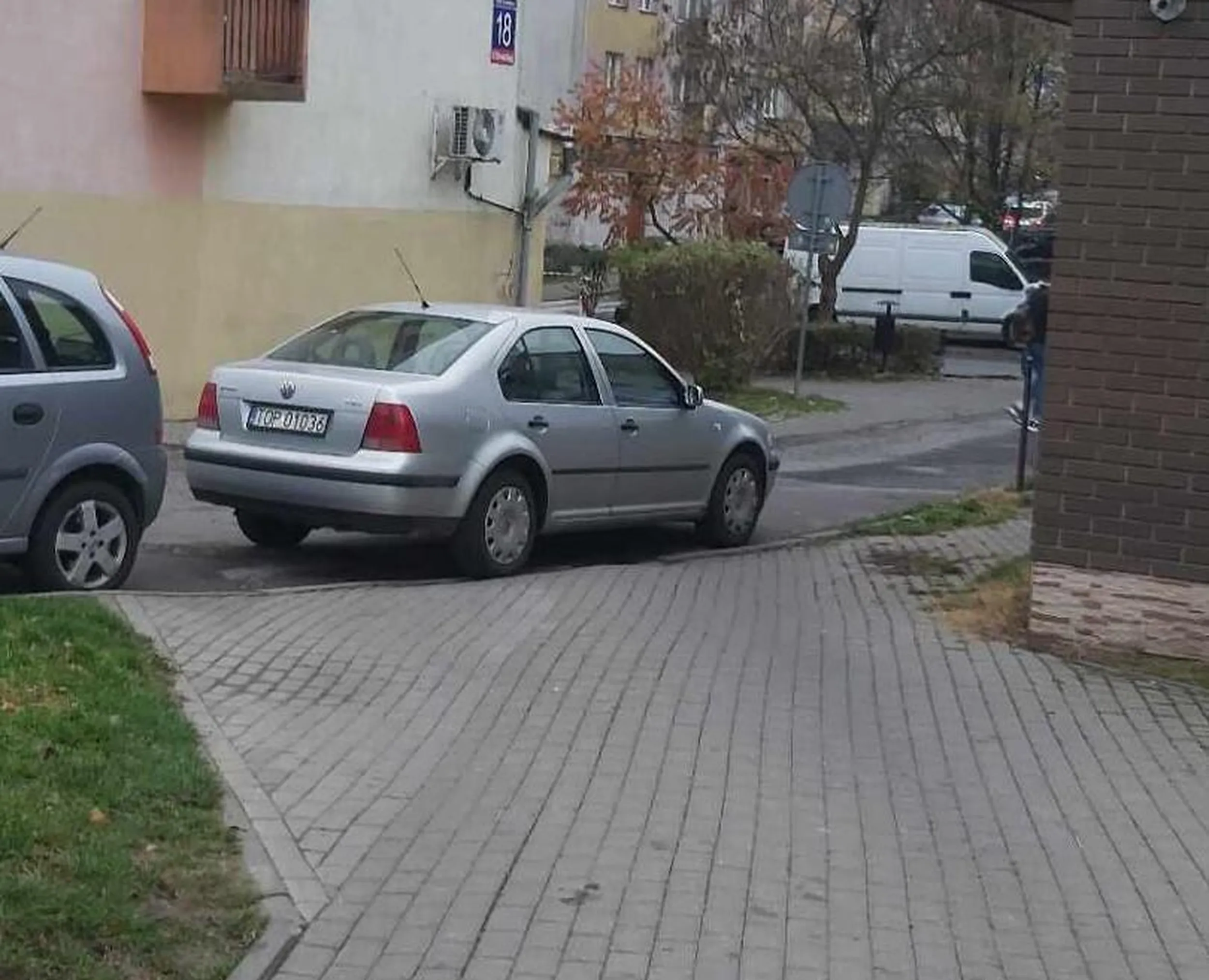 jak to jest zastawić wjazd na parking?