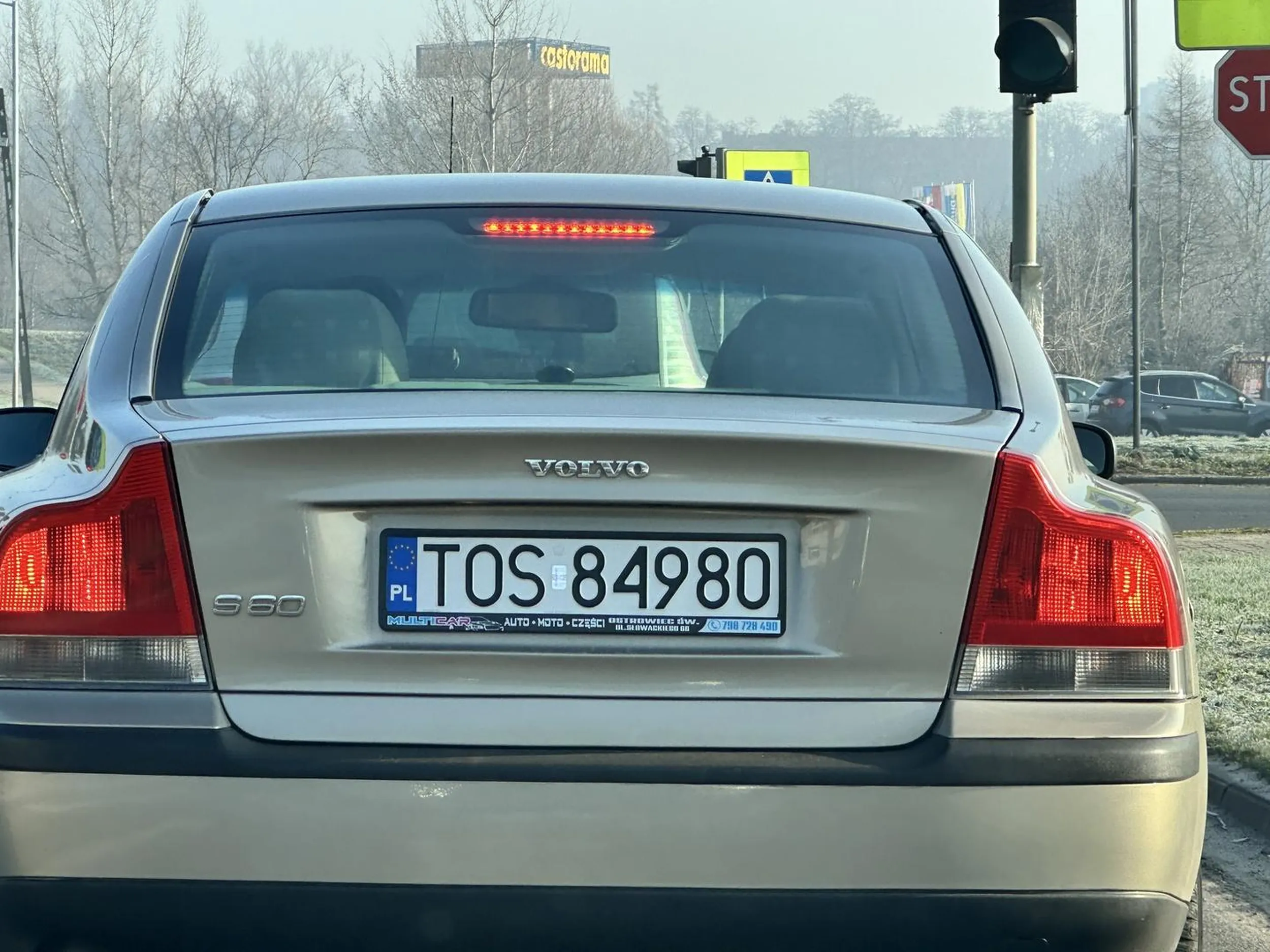 Przyspiesza gdy ktoś chce go wyprzedzić co może doprowadzić do tragedii