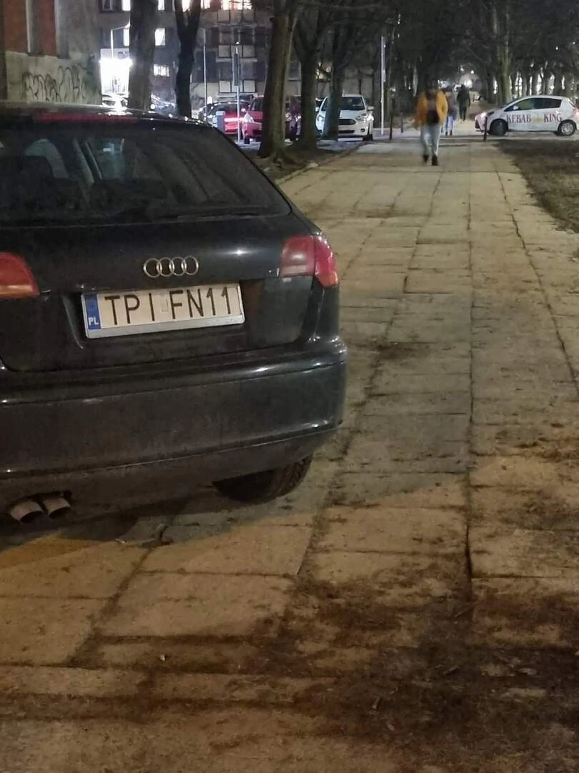 Jeździec z Pińczowa lub okolic na gościnnych występach w Warszawie. Wyszogrodzka 16