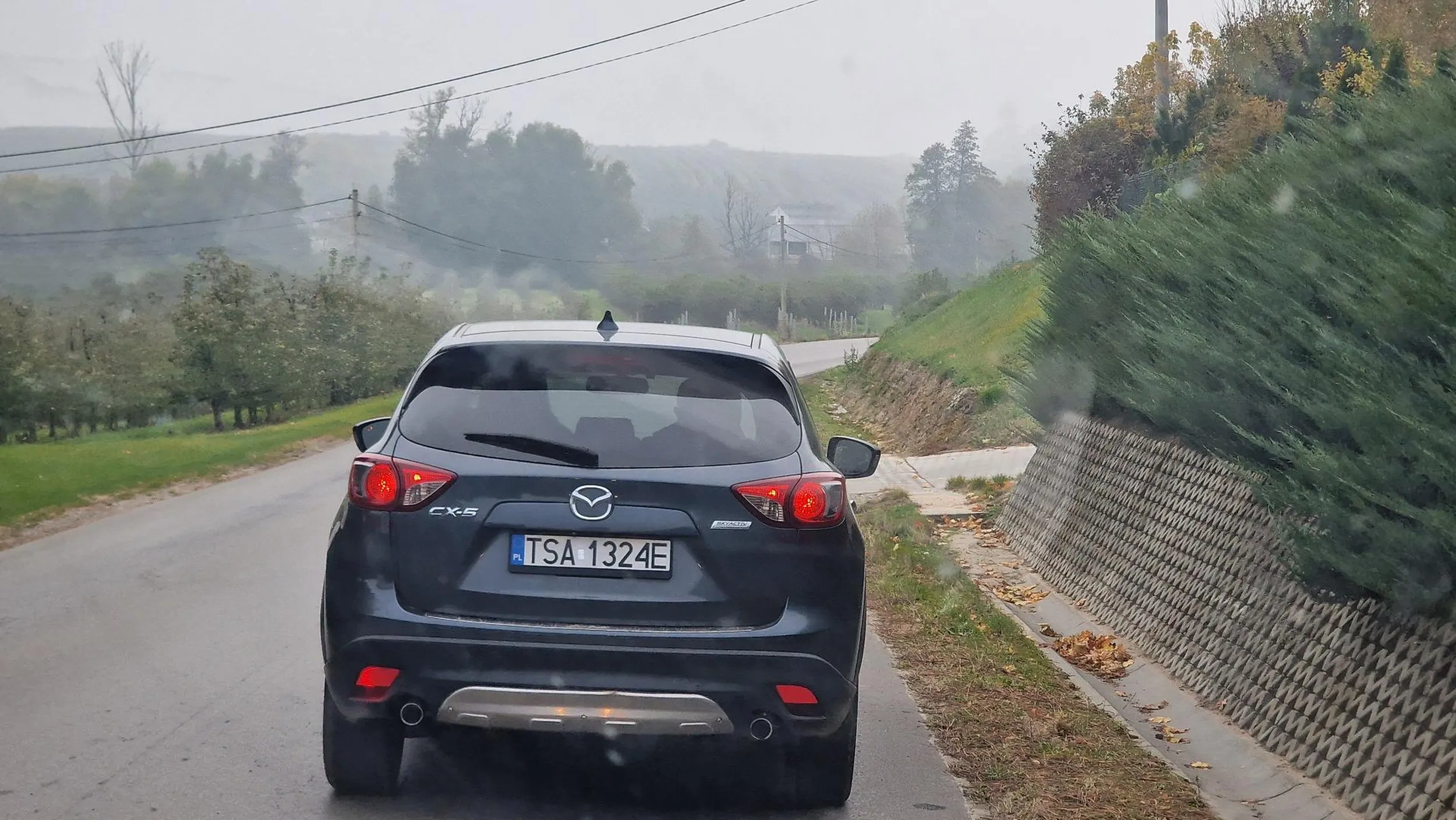 30 przez zabudowany to trochę przesada polecam blondynę wysłać na kurs albo do baru żeby się nazarla