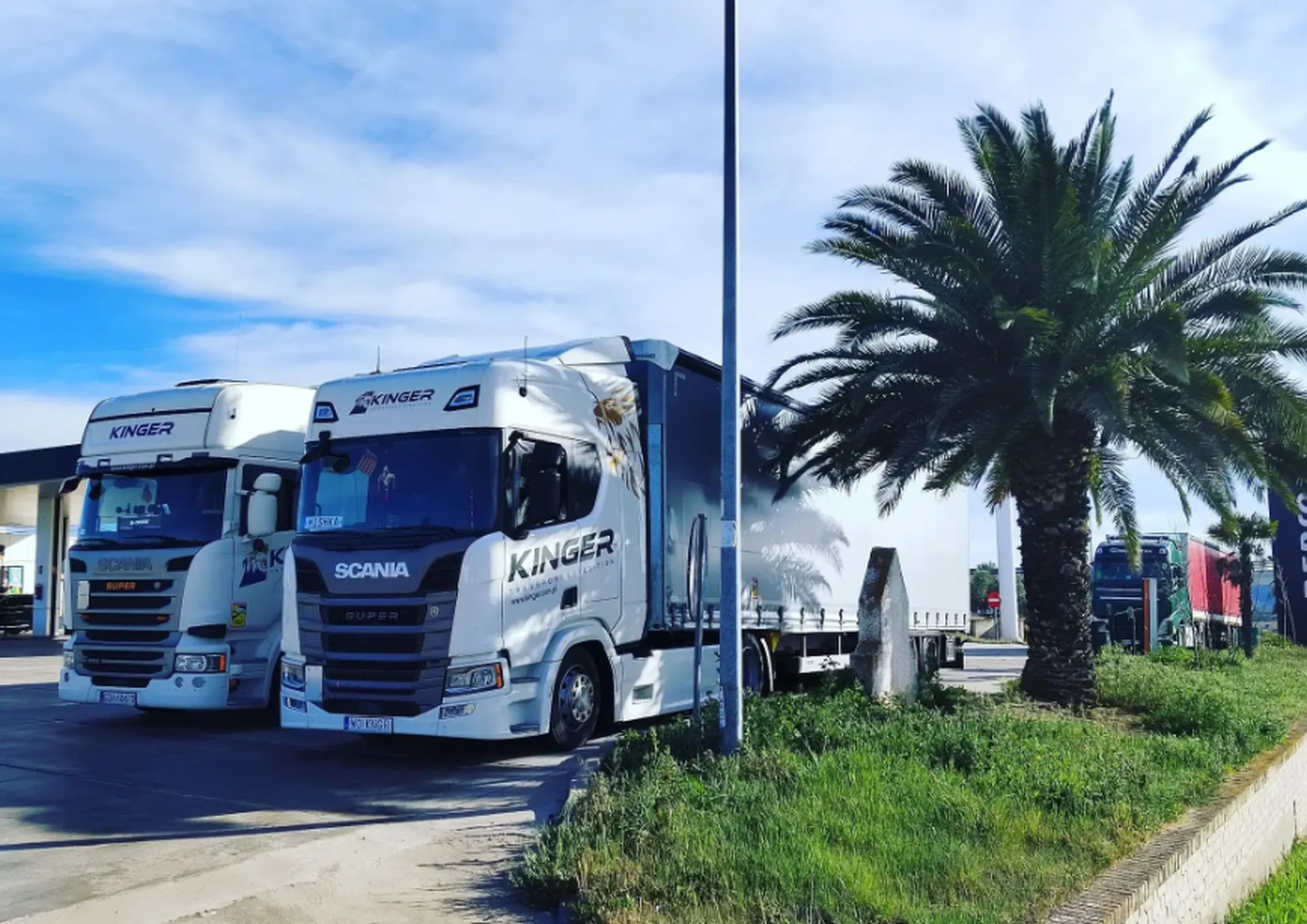 Popsiedaje tera skanio prywaciasz bo lizinguw nabral jak przyszed ja jeżdzić a ja za miesionc pod rabena na premiumke psieskoczyl za plot ha ha ha