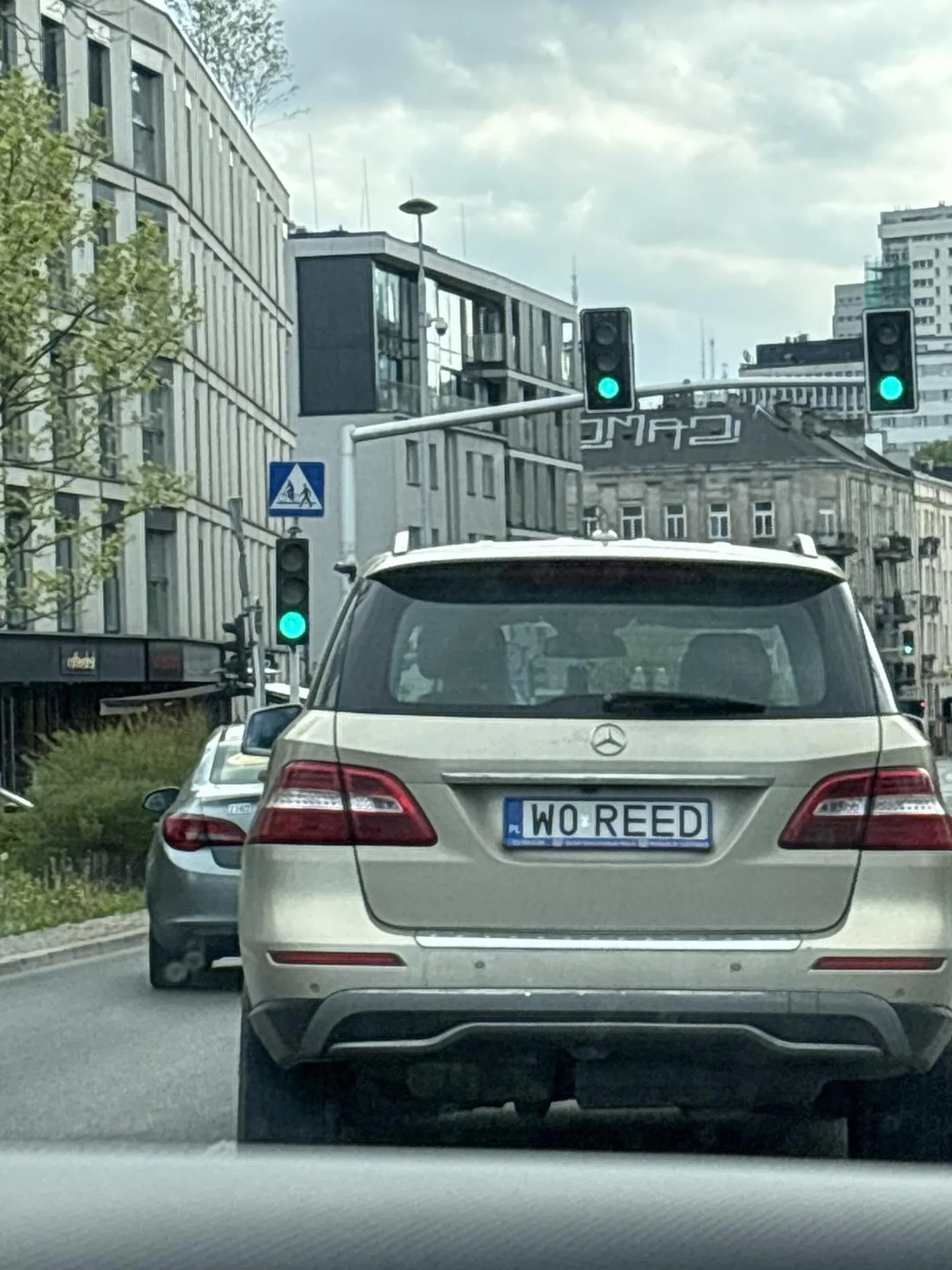 Naucz się używać kierunkowskazów i pilnuj swojego pasa