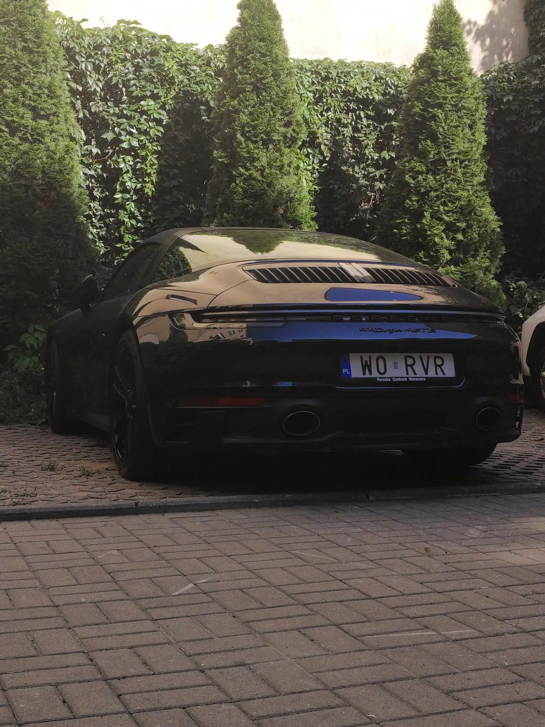 Ładne autko, niestety powoli rdza je zjada. Porsche 911 Targa 4 GTS Pozdrowienia dla właściciela