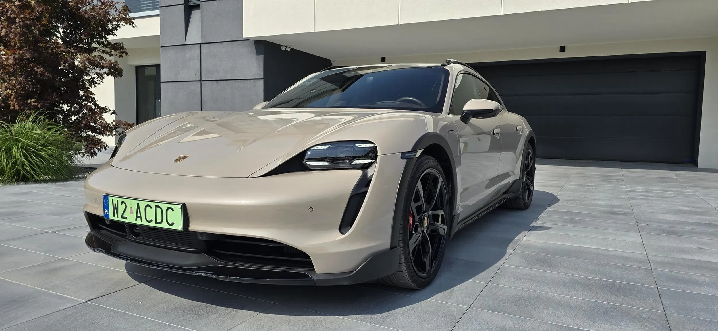 Autem jeździ moja żona i jeździ bezpiecznie